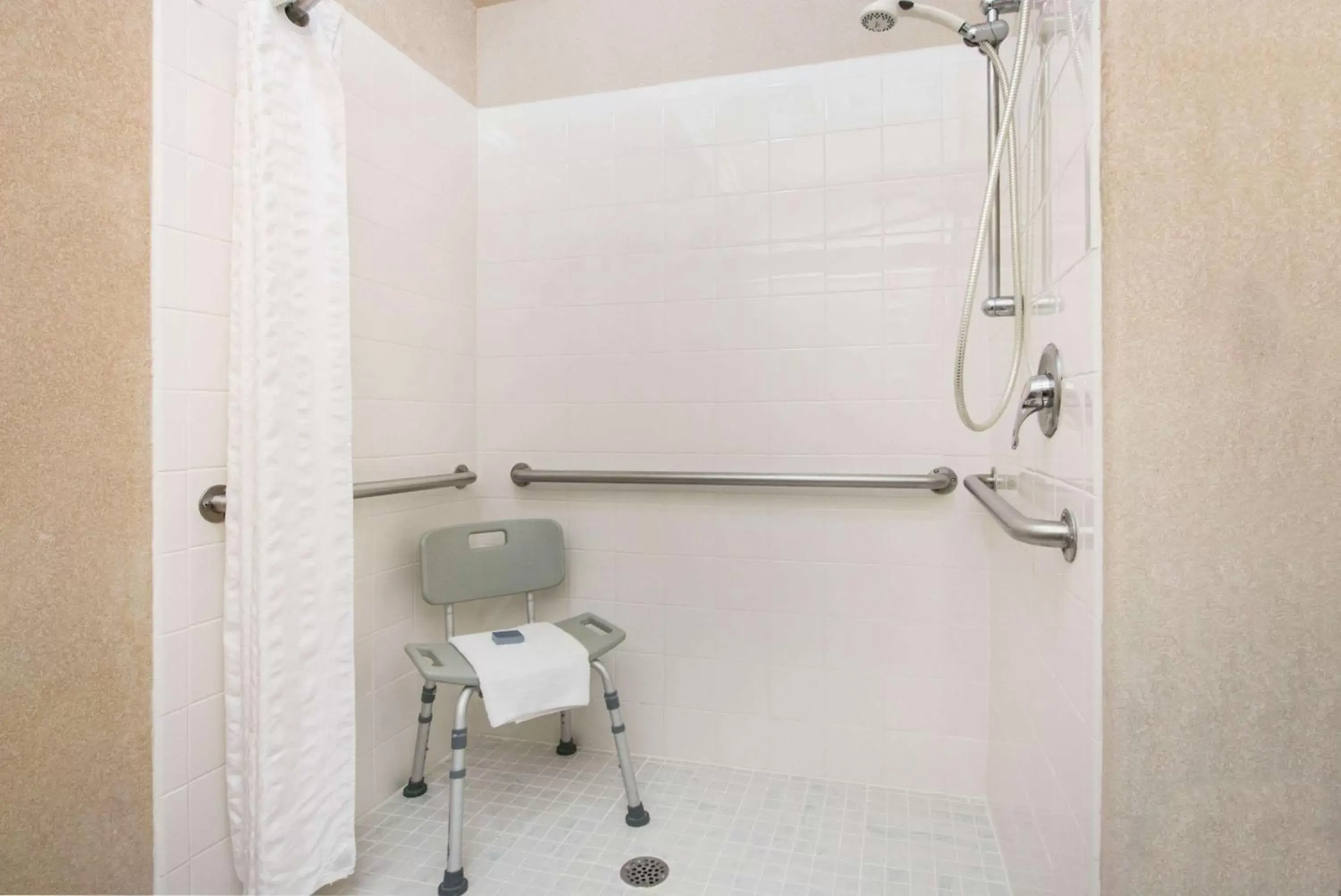 Shower, Bathroom in Hawthorn Suites by Wyndham El Paso