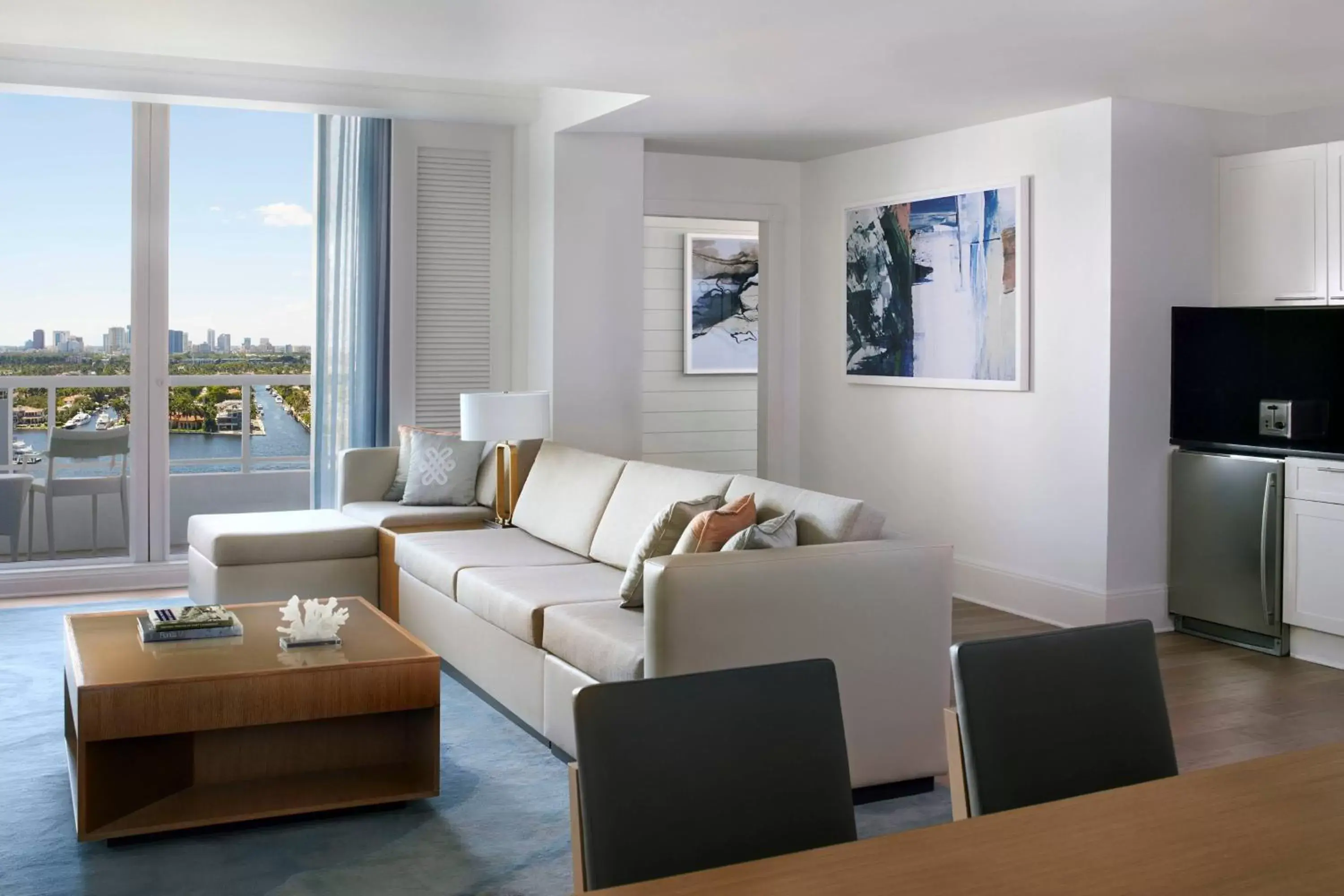 Bedroom, Seating Area in The Ritz-Carlton, Fort Lauderdale