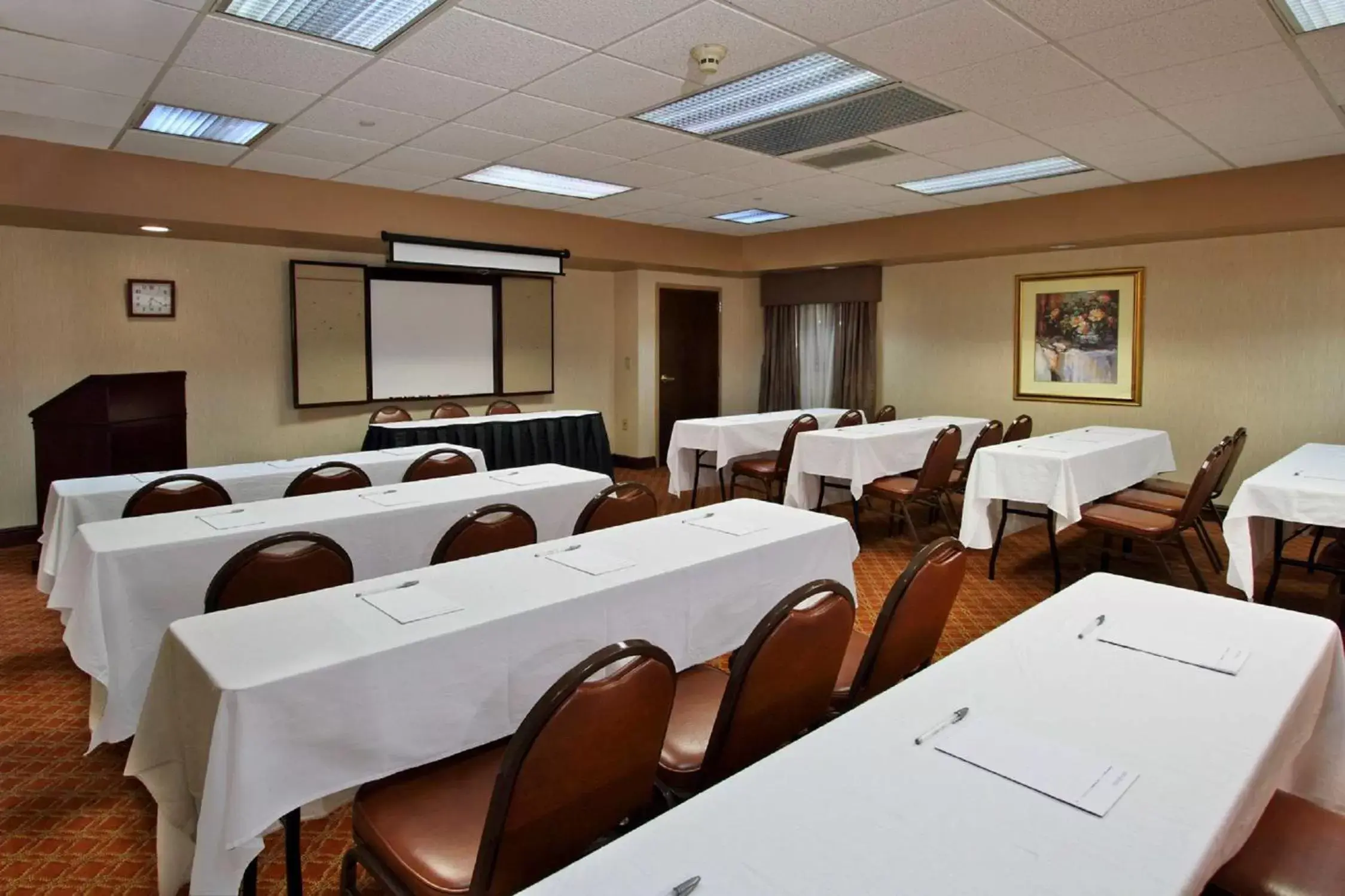 Meeting/conference room in Hampton Inn & Suites Newtown