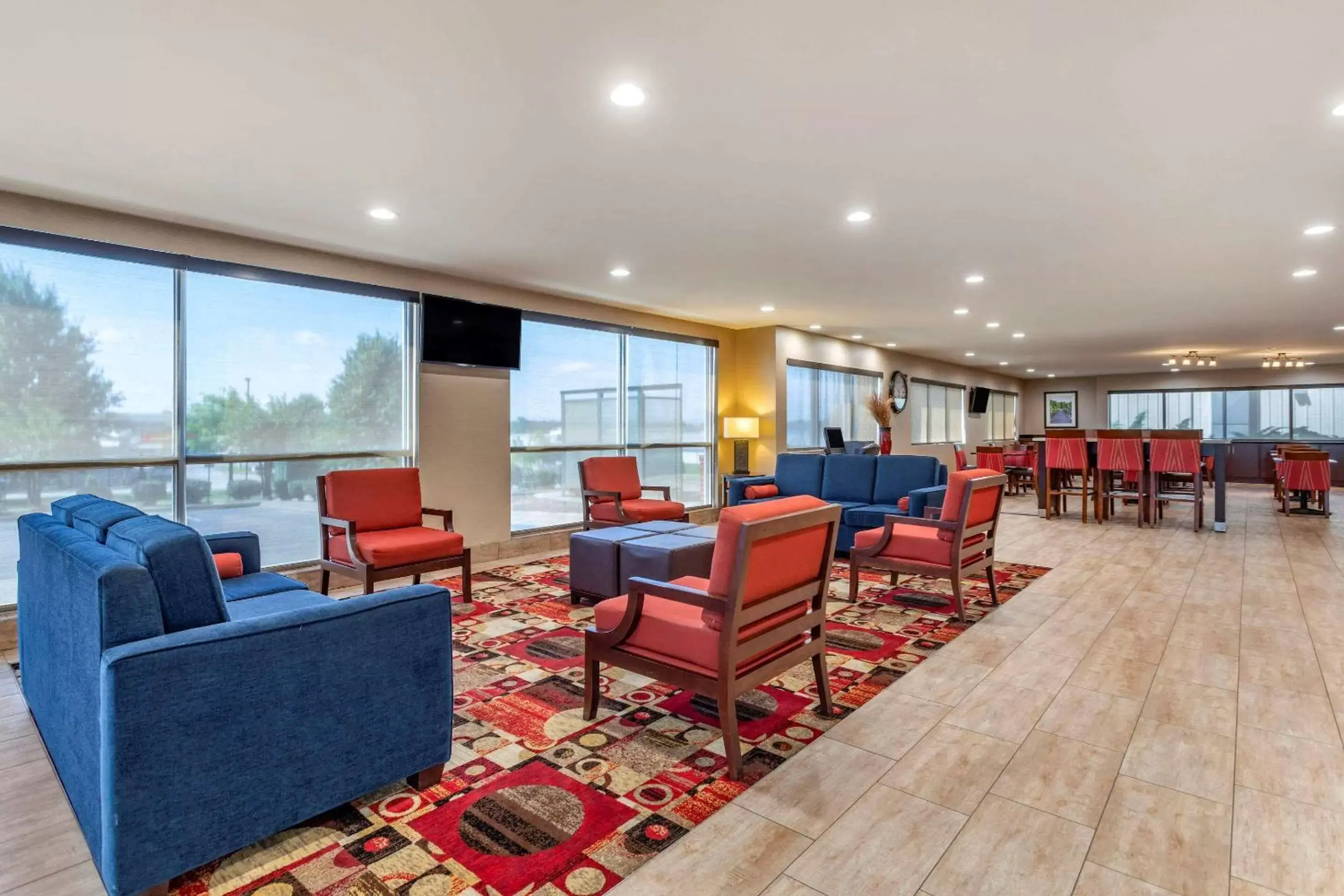 Lobby or reception in Comfort Suites Florence Shoals Area
