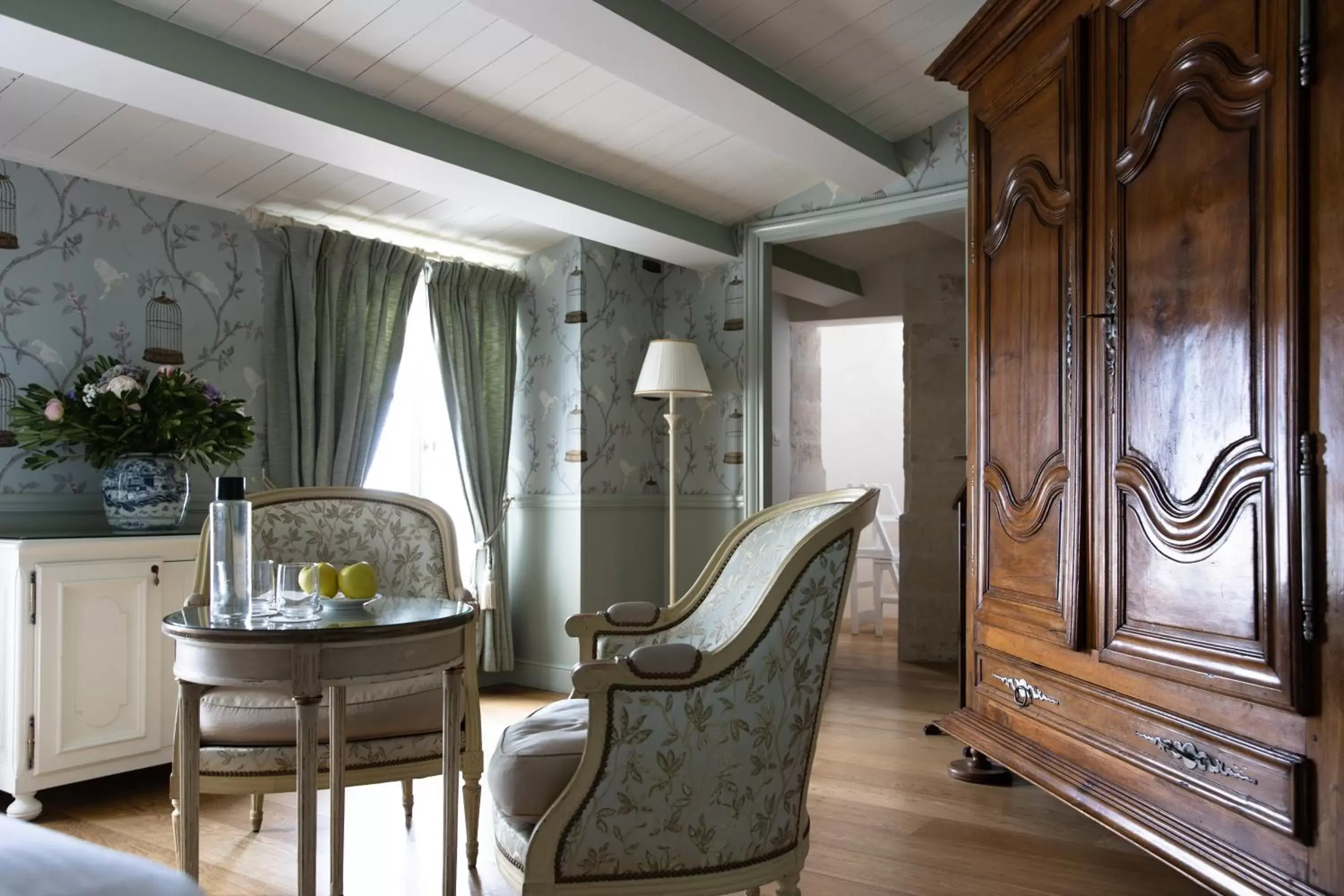 Bedroom, Seating Area in Hôtel de Toiras