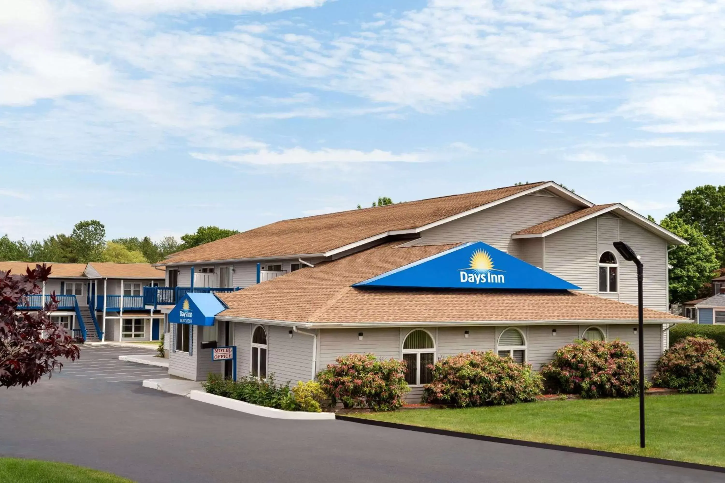 Property Building in Days Inn by Wyndham Middletown/Newport Area