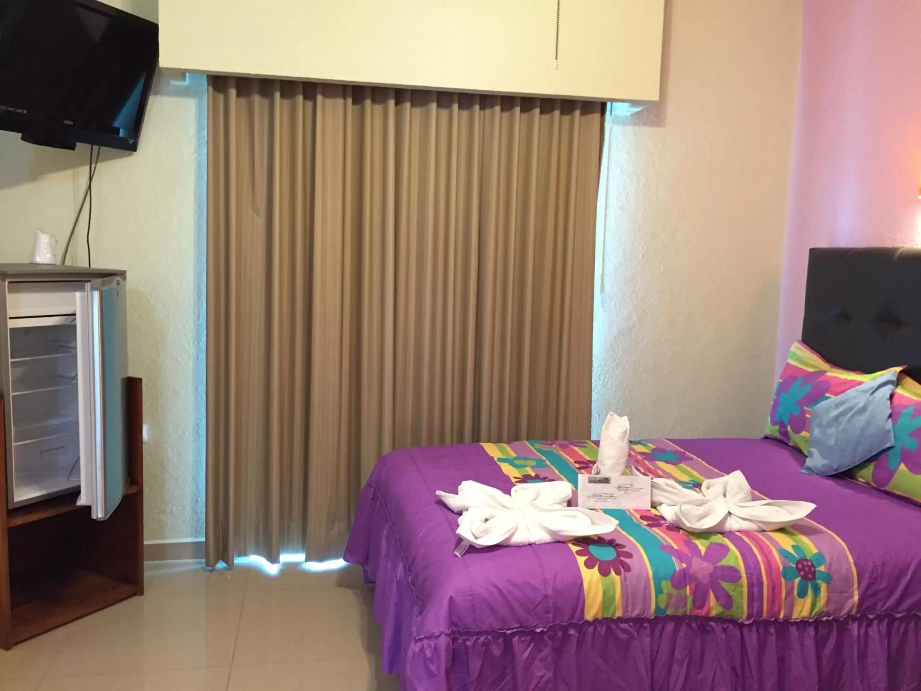 Bedroom, Bed in Hotel Isleño