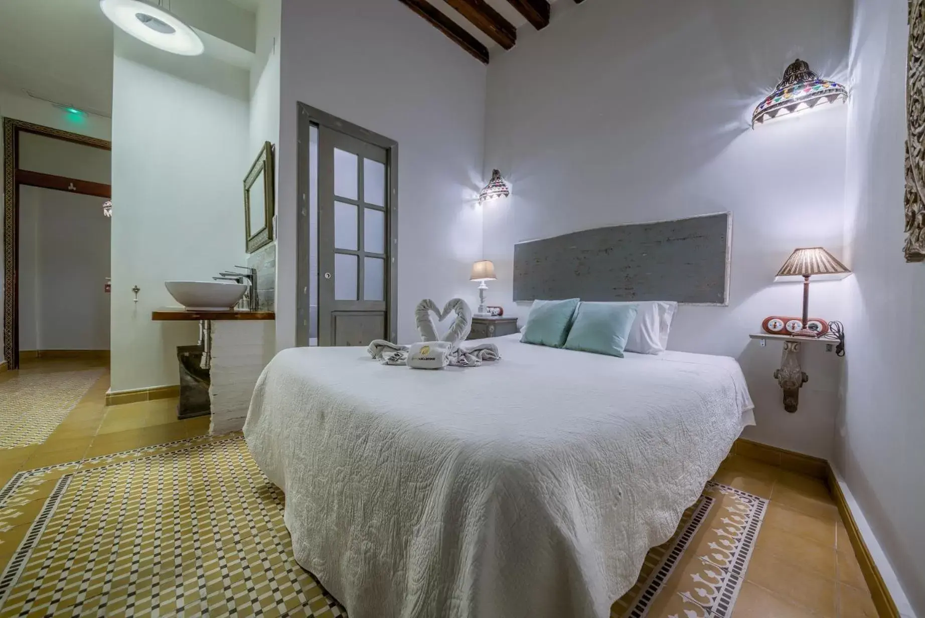 Photo of the whole room, Bed in Hotel Argantonio