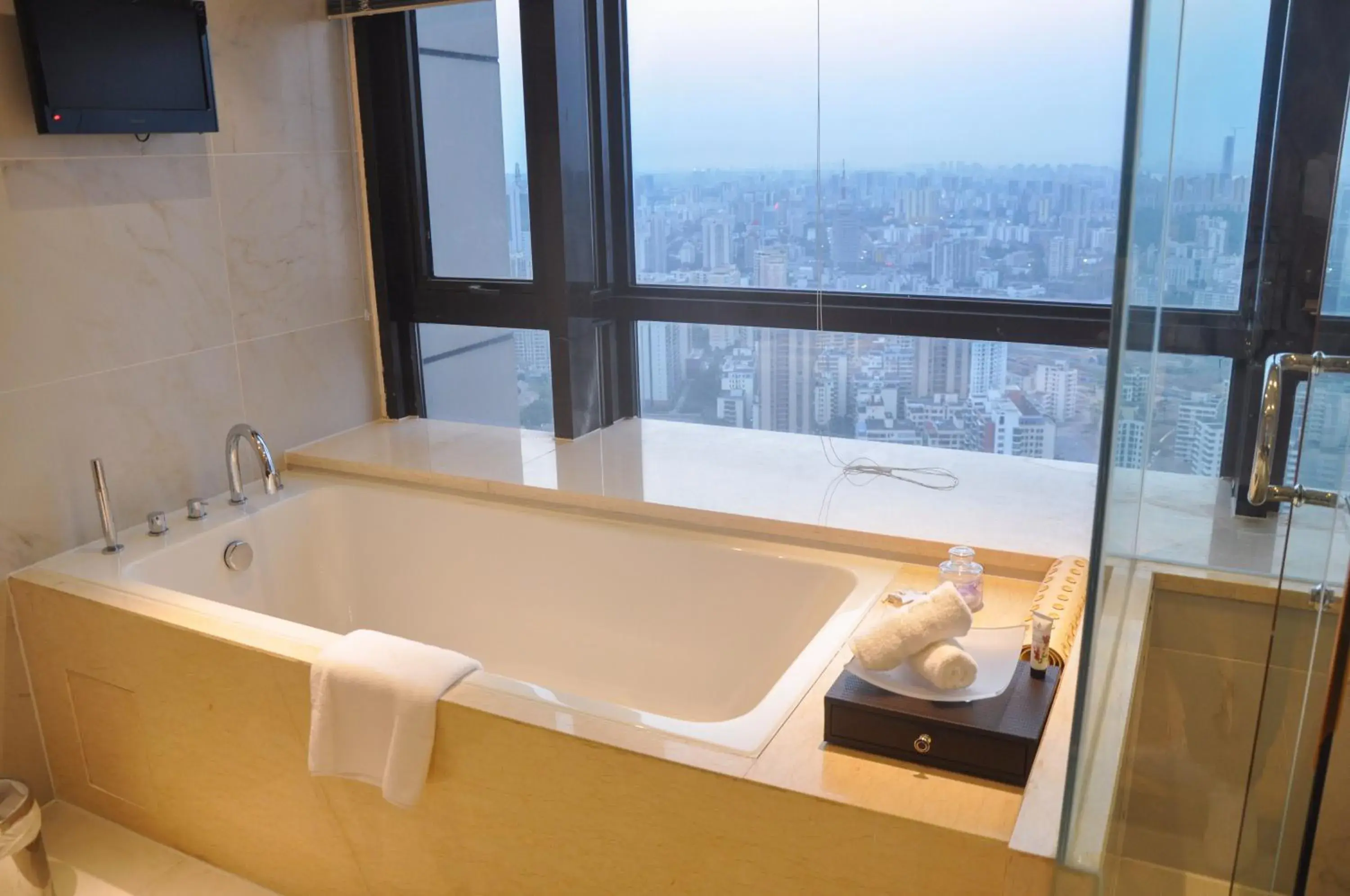 Bathroom in Haikou Mingguang Shengyi Hotel (Previous Mingguang International Hotel)