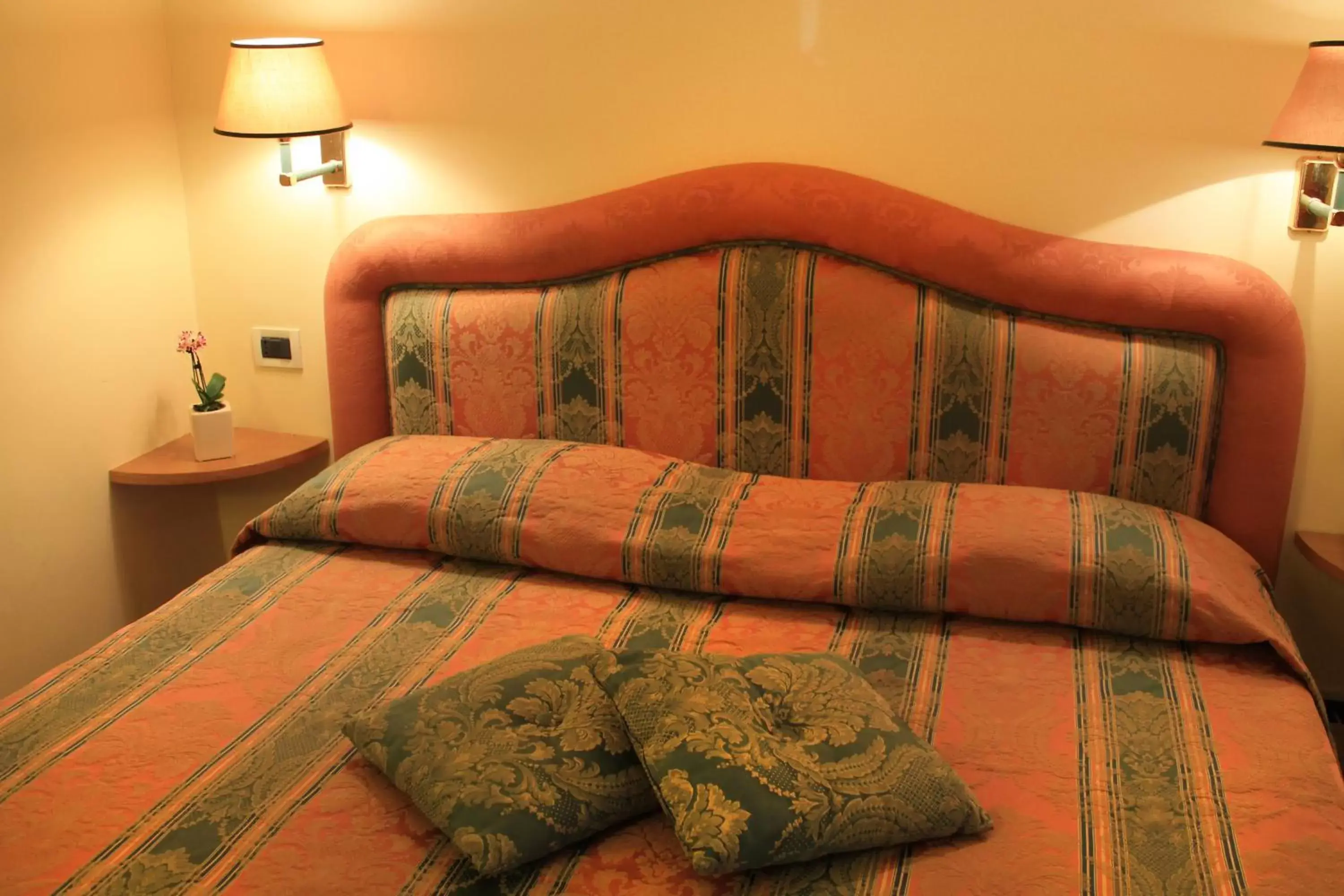 Bed in Hotel Villa Delle Rose