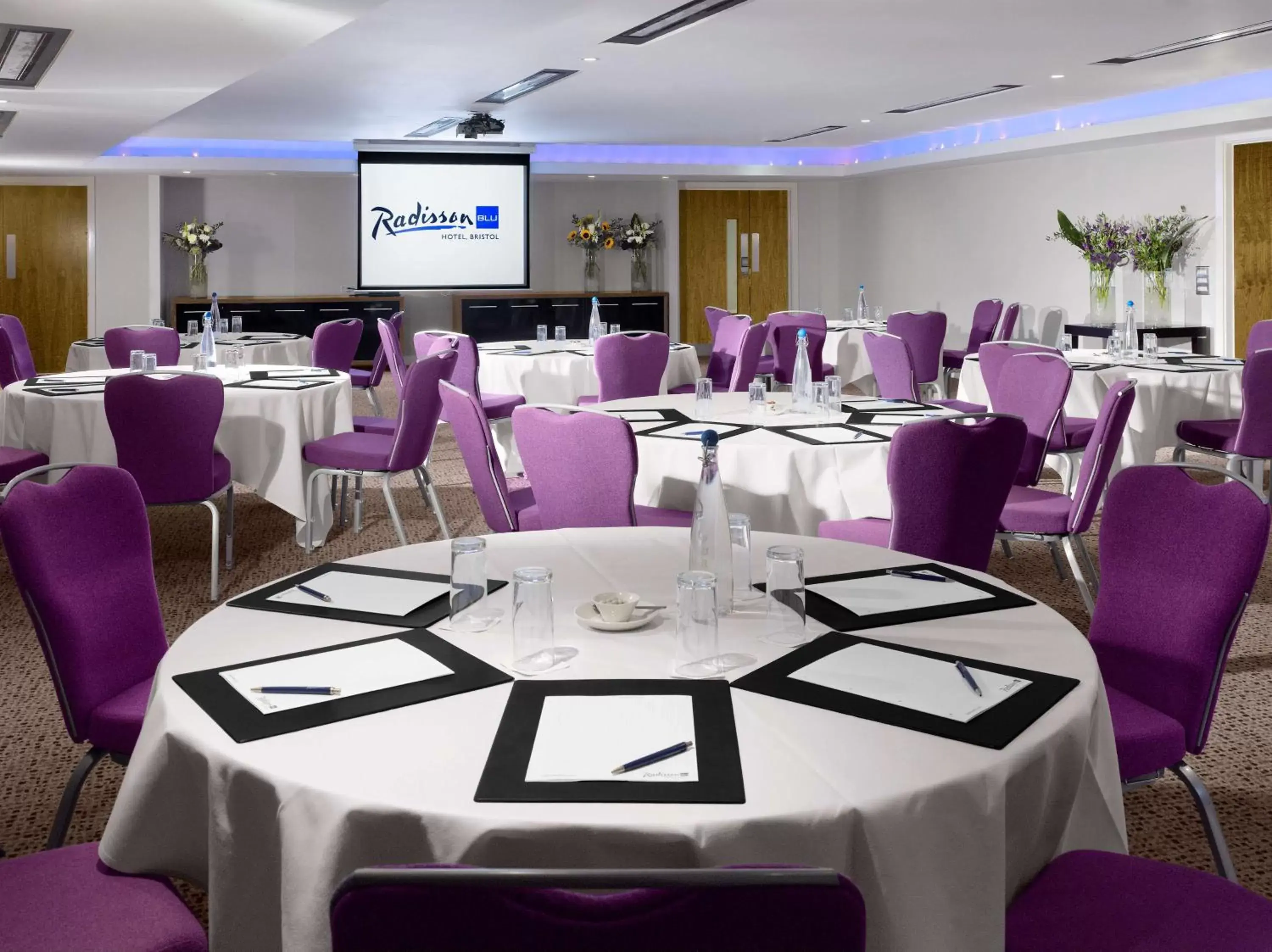 On site, Restaurant/Places to Eat in Radisson Blu Hotel, Bristol