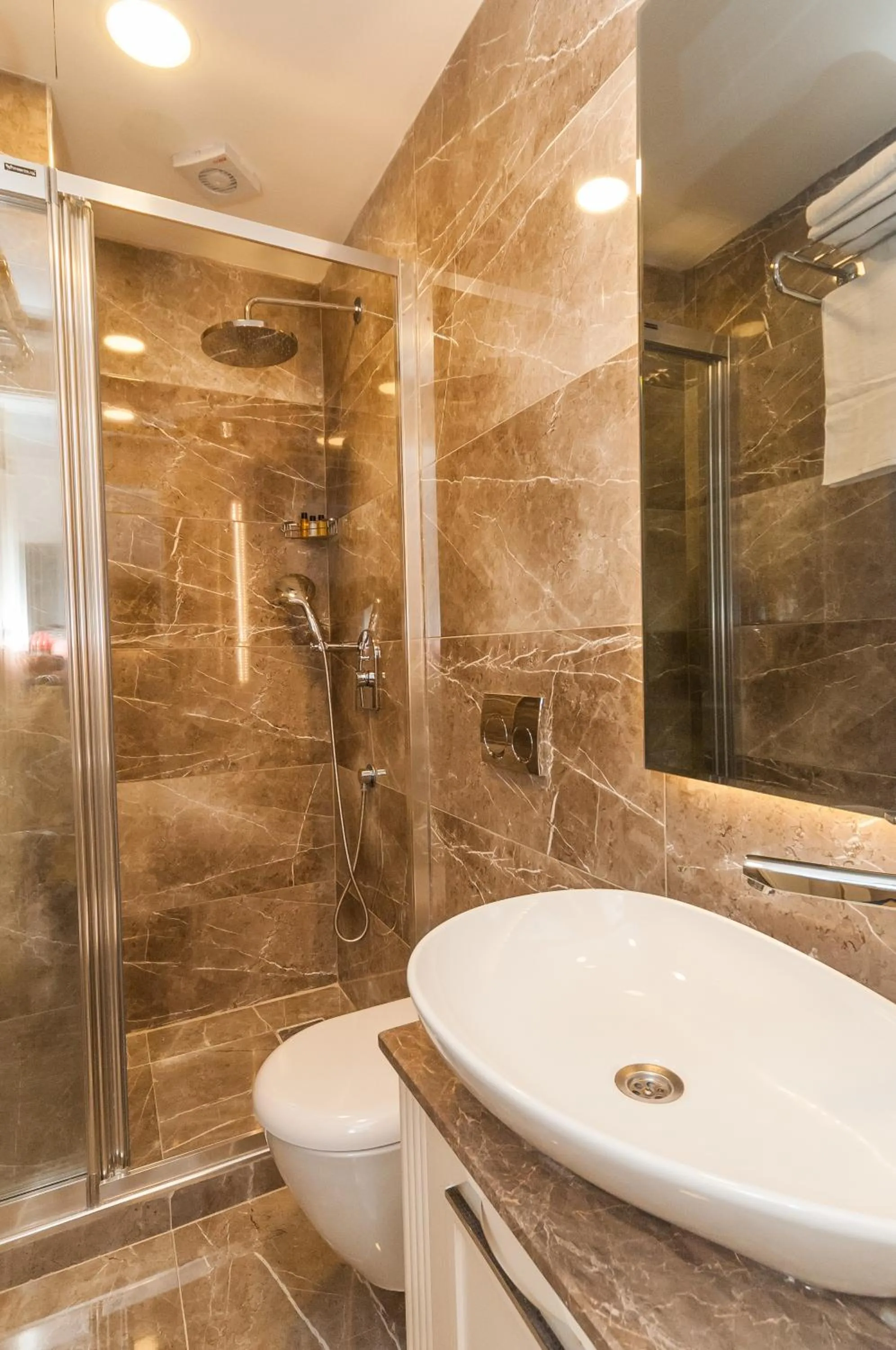 Shower in Park Grazza Hotel