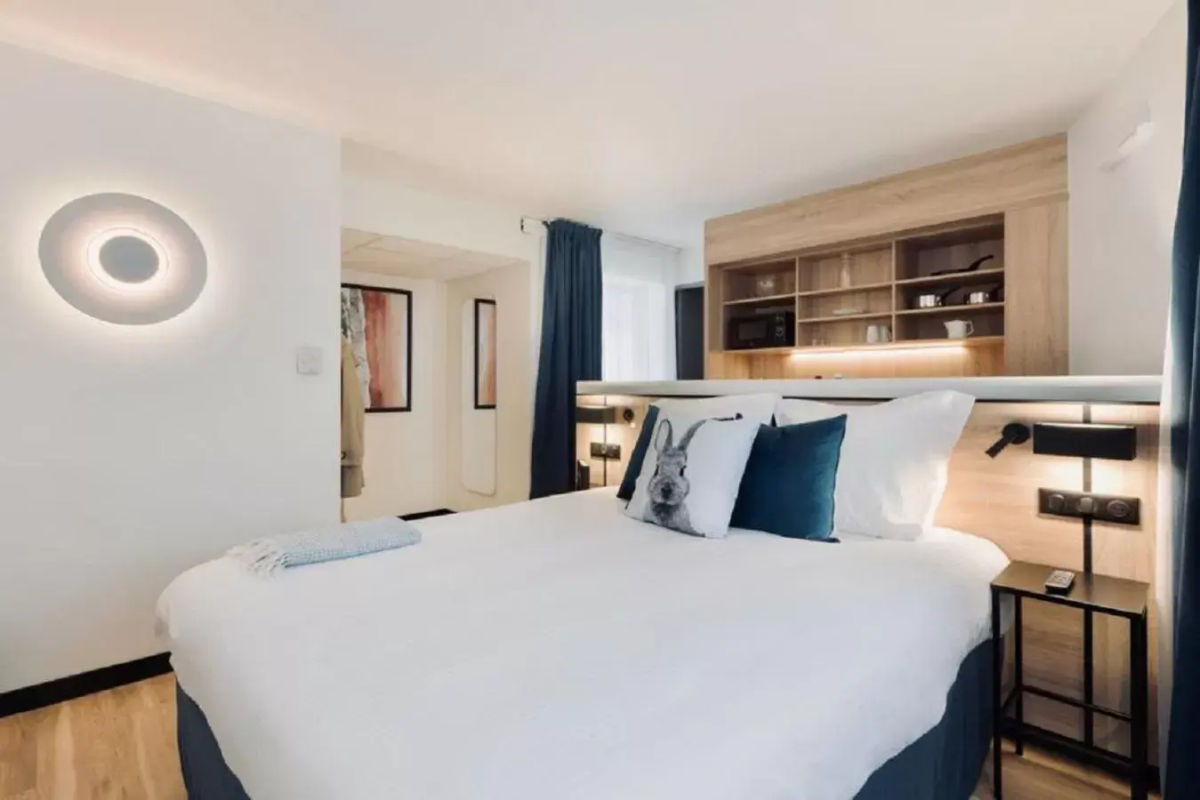 Photo of the whole room, Bed in Tulip Residences Joinville-Le-Pont