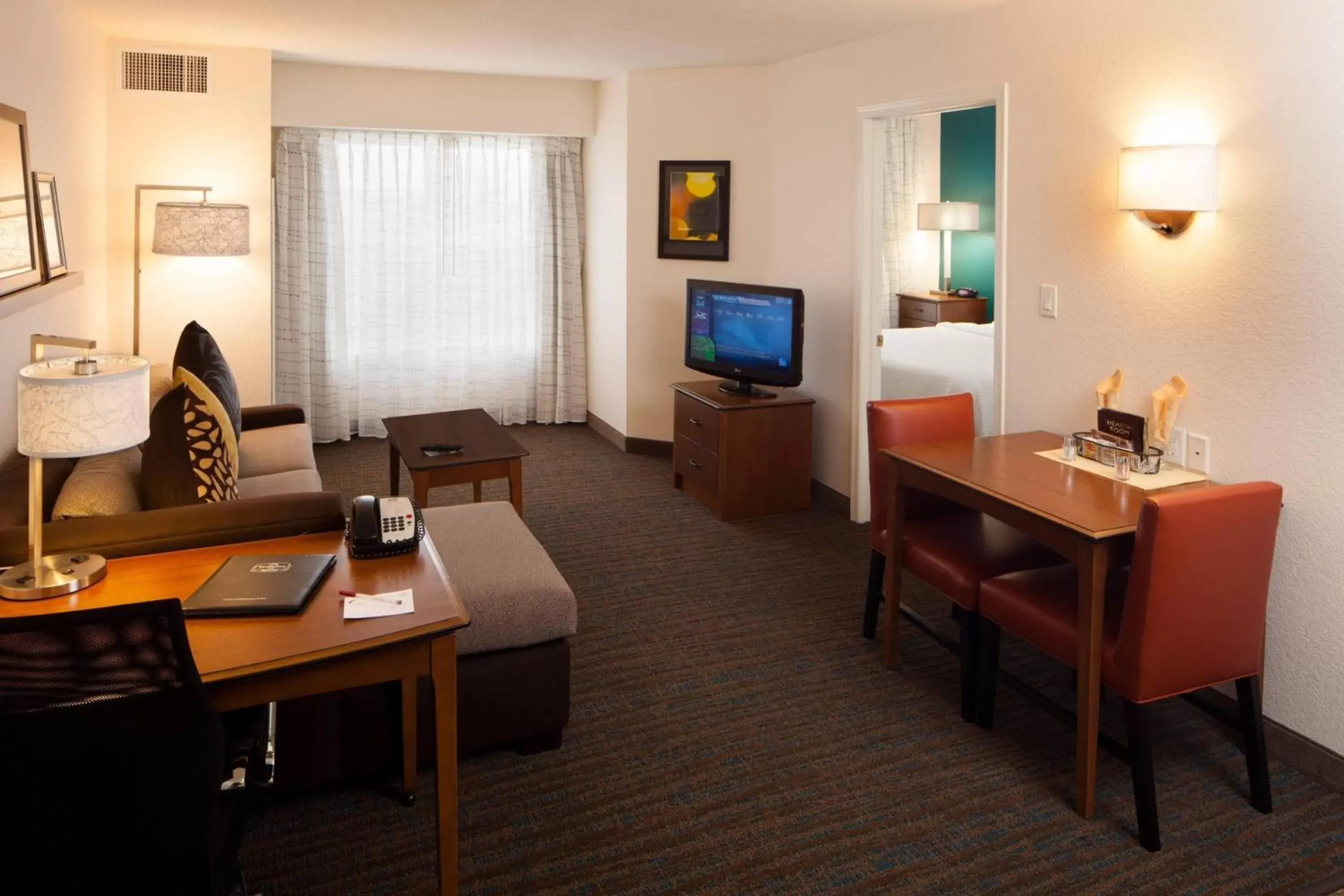 Bedroom, Seating Area in Residence Inn by Marriott Wichita East At Plazzio