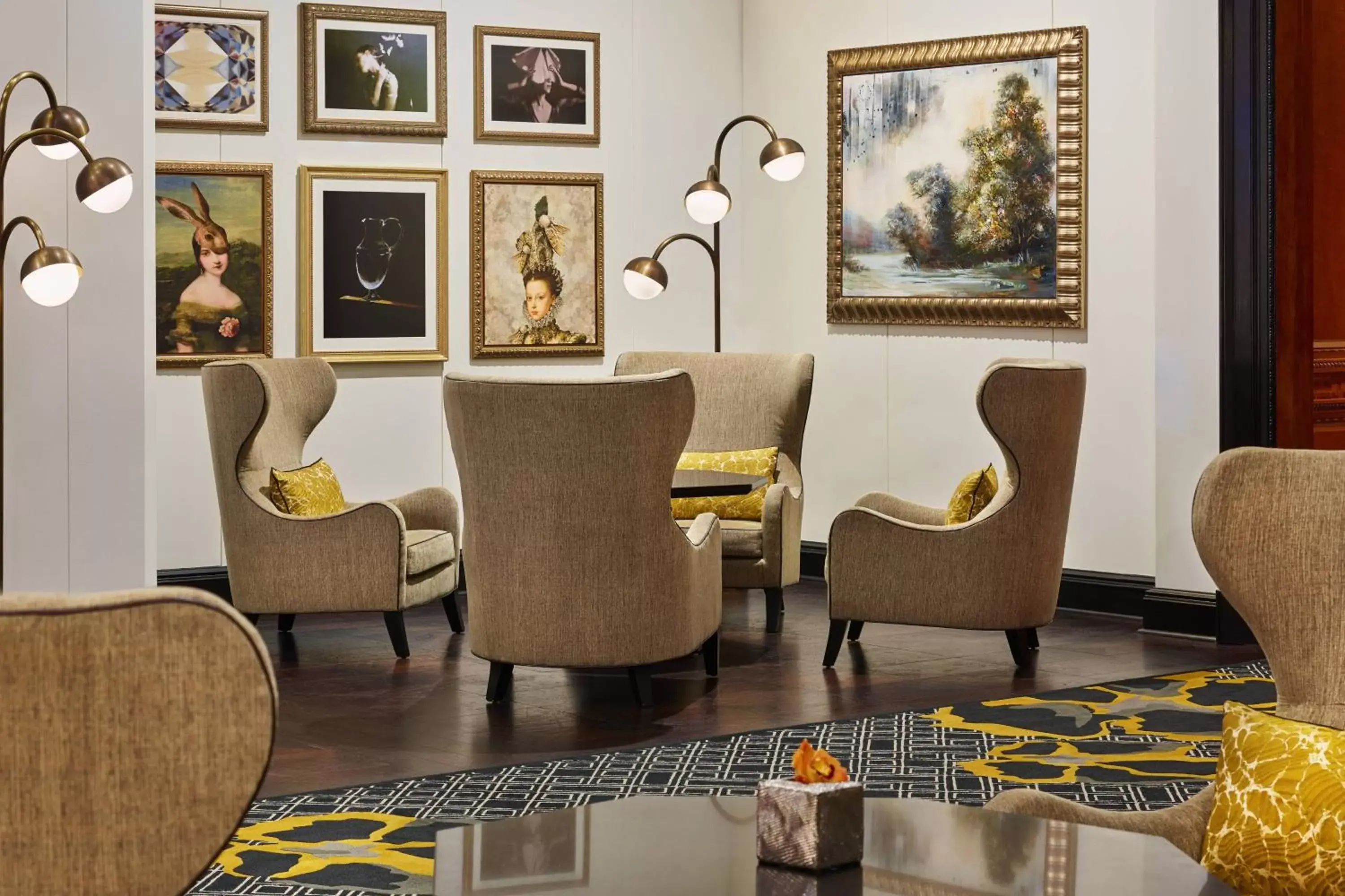 Lounge or bar, Seating Area in The Whitley, a Luxury Collection Hotel, Atlanta Buckhead