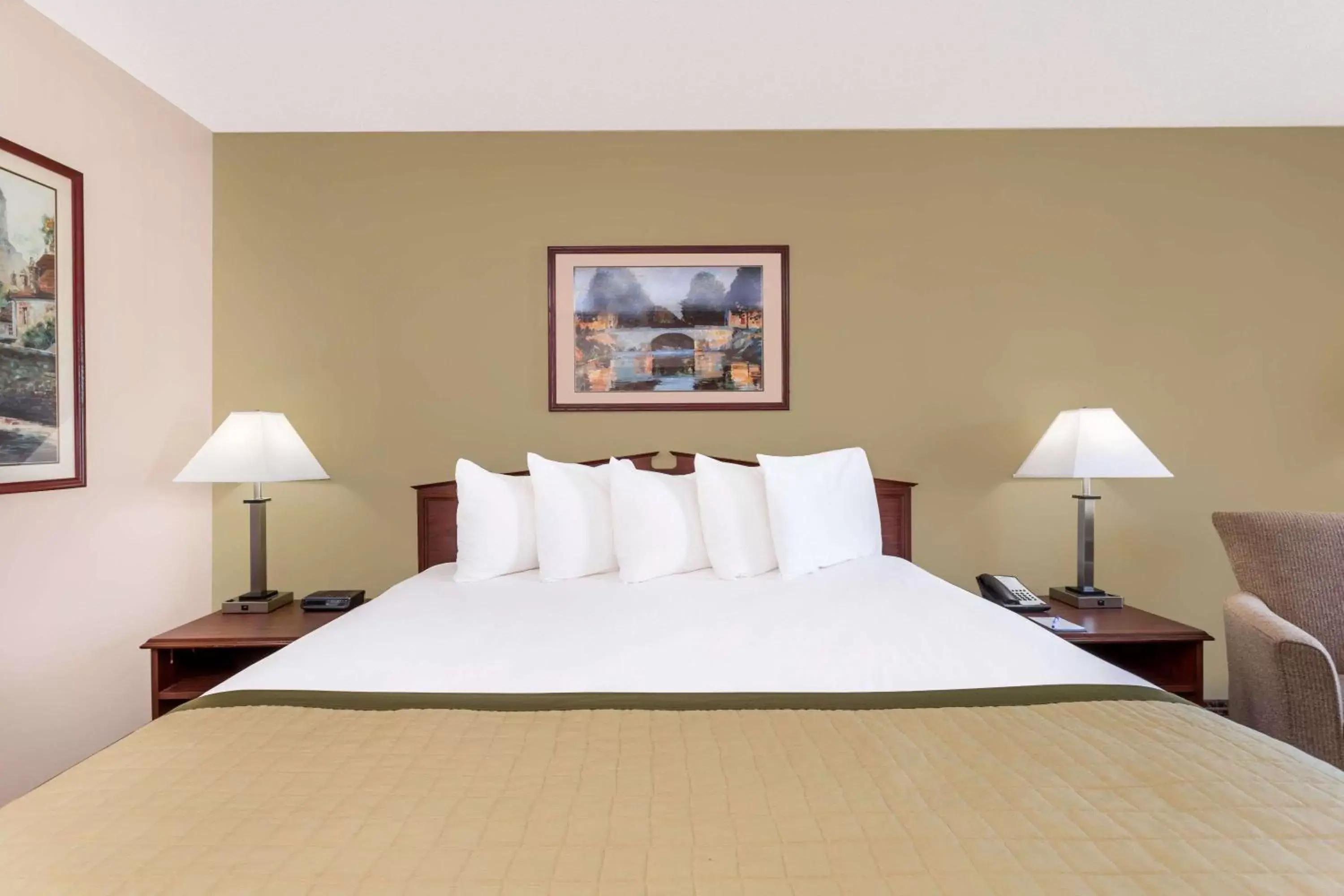 Photo of the whole room, Bed in Baymont by Wyndham Albany at Albany Mall