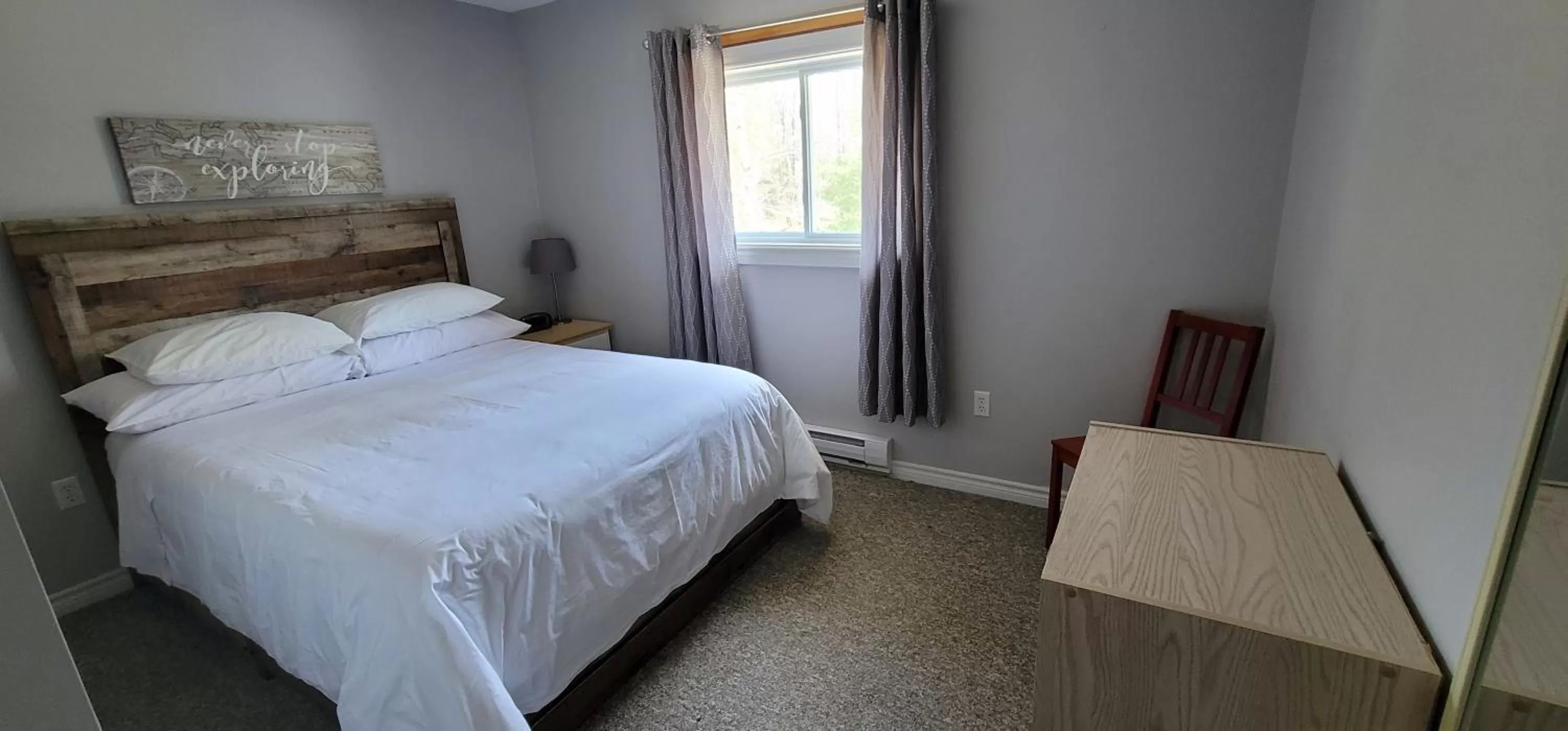 Bedroom in Parkway Cottage Resort and Trading Post