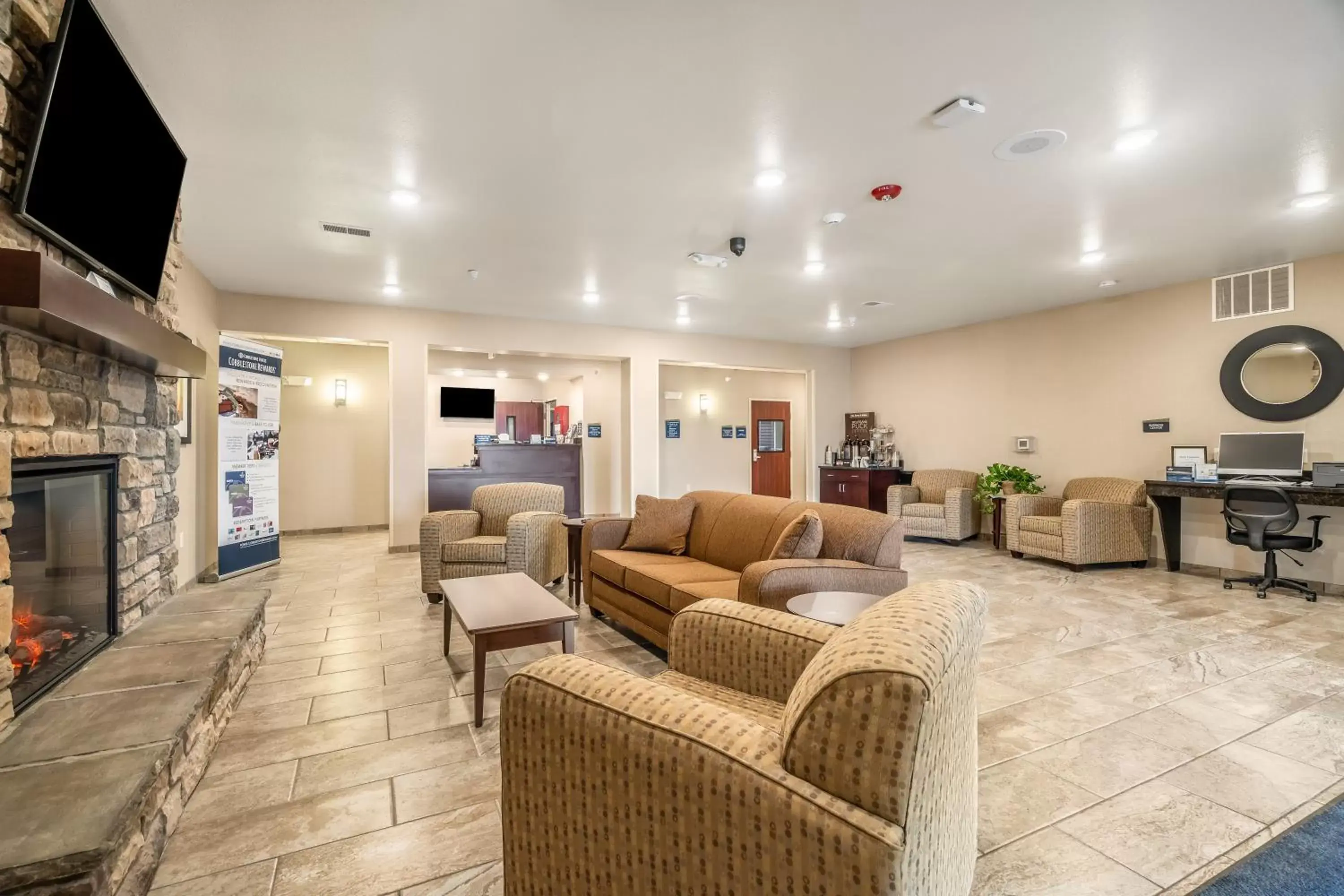 Lobby or reception, Seating Area in Cobblestone Hotel & Suites - Morgan