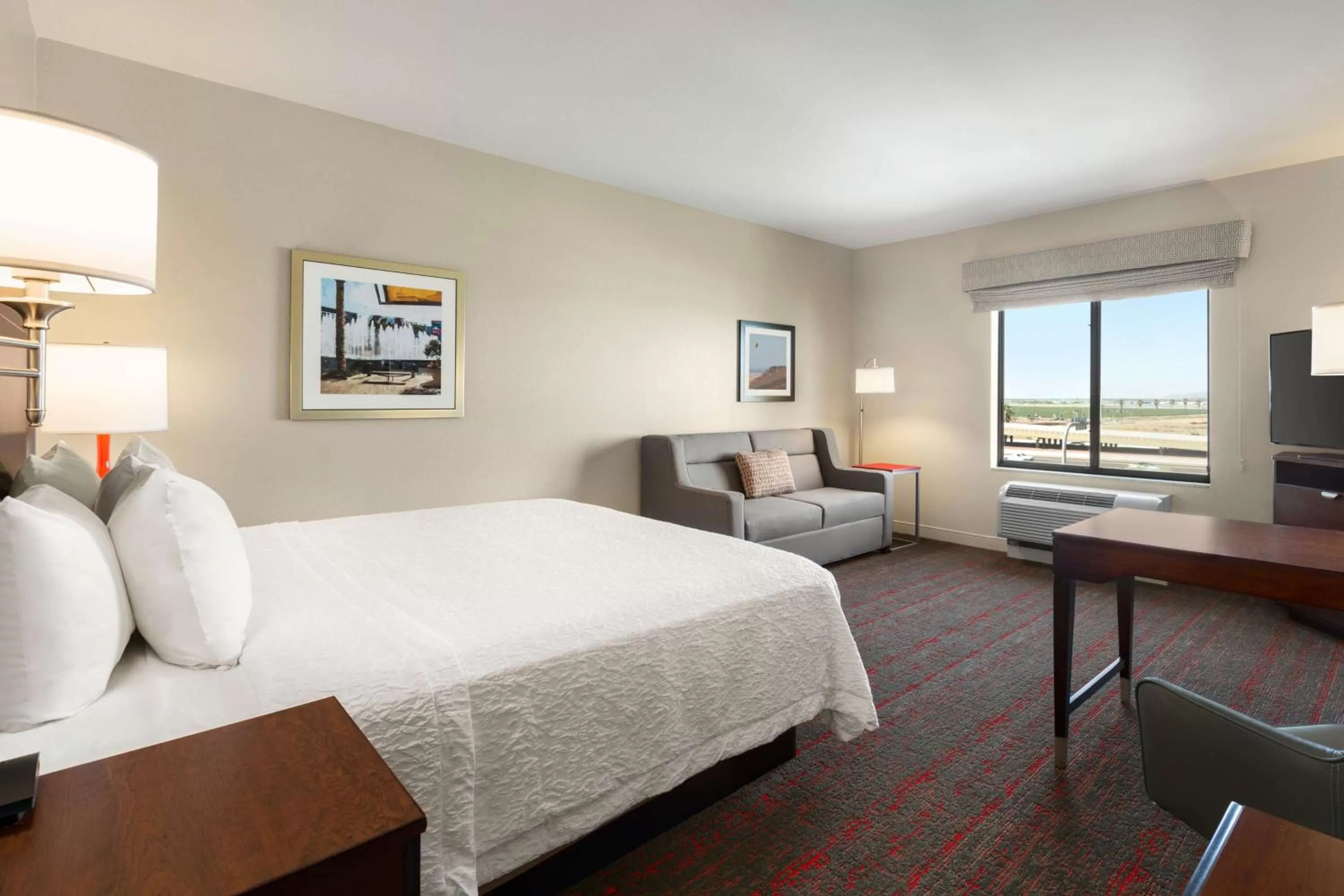 Bedroom, Bed in Hampton Inn & Suites Phoenix Glendale-Westgate