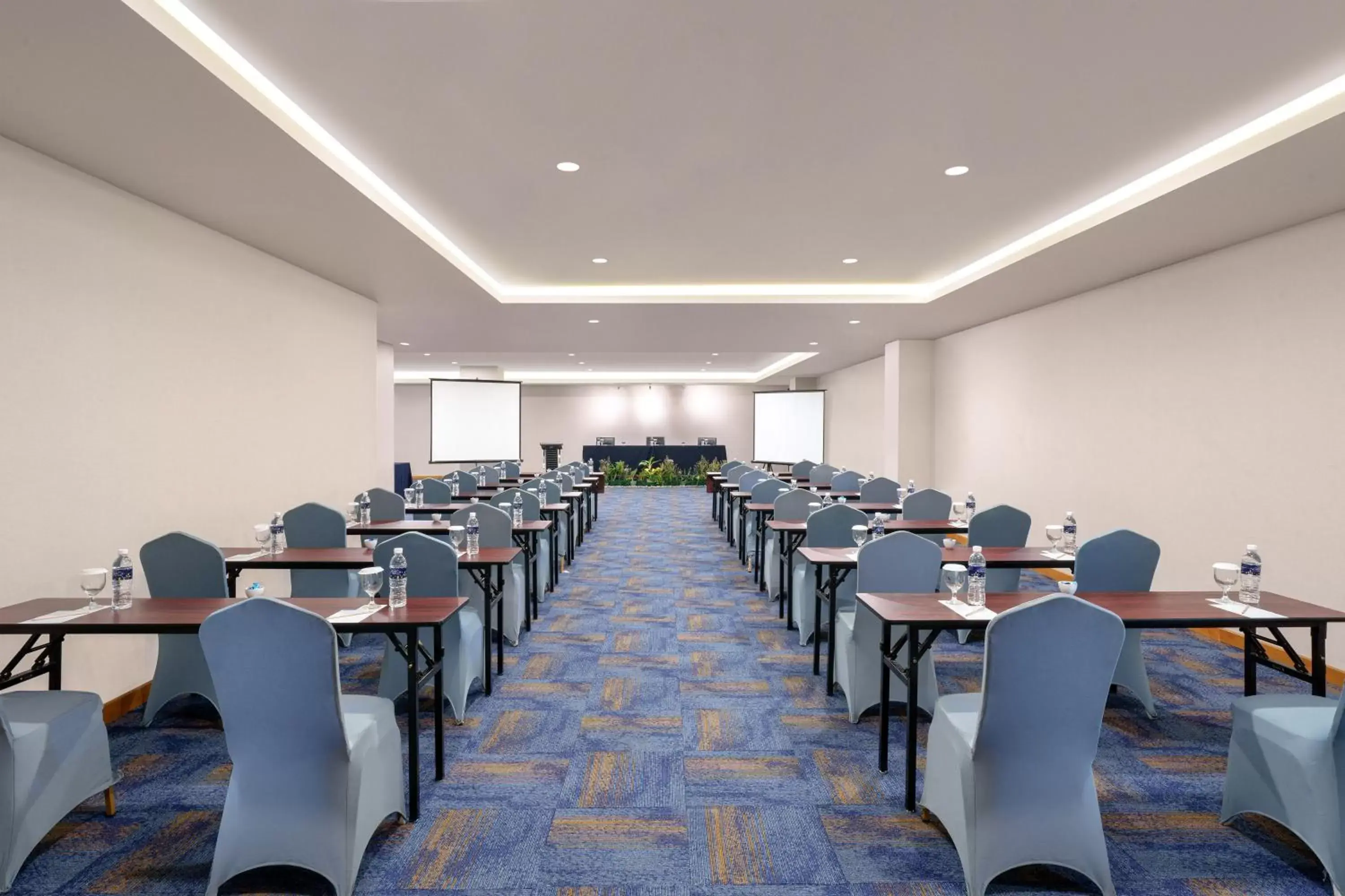 Meeting/conference room in Golden Tulip Springhill Lampung