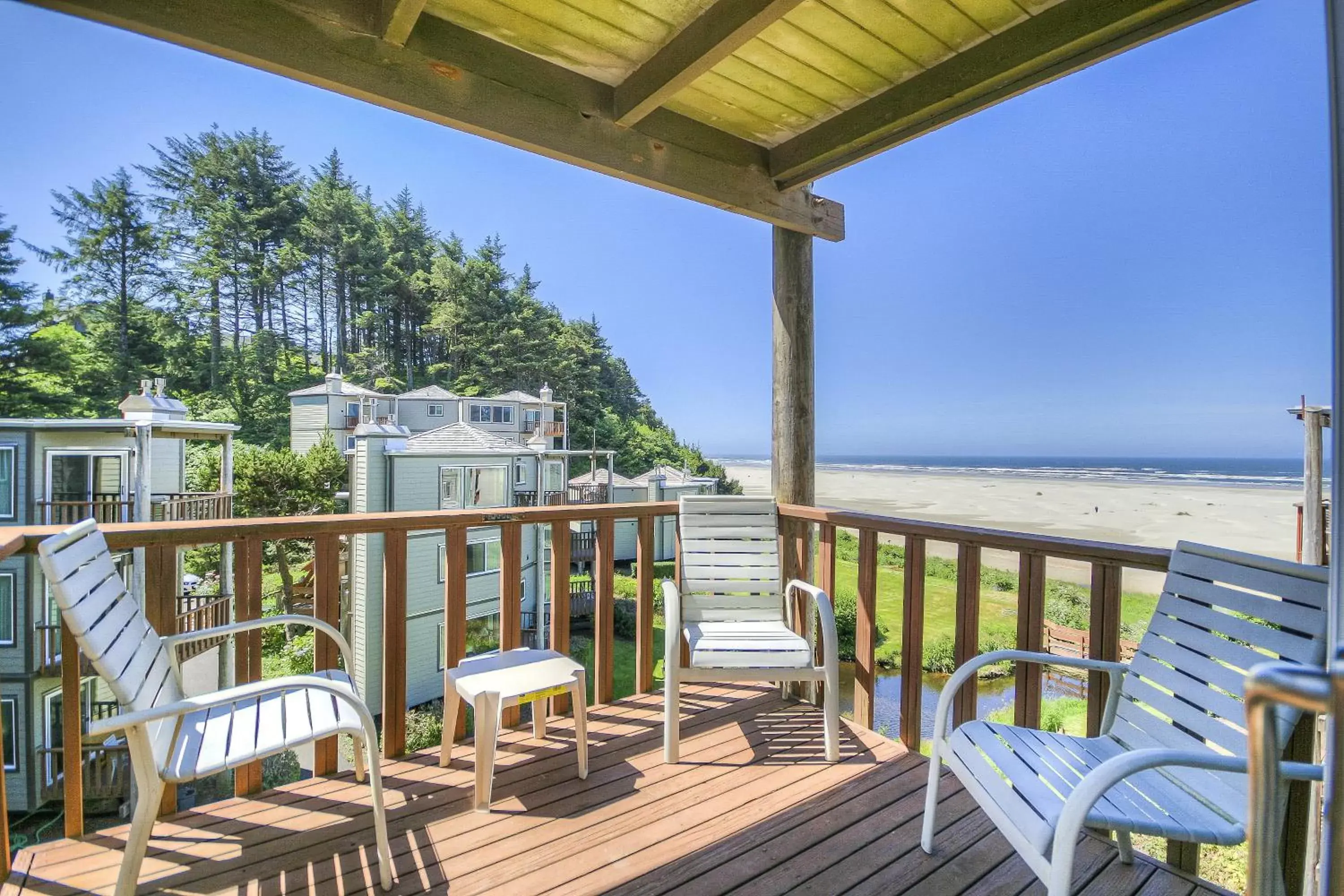 Balcony/Terrace in Little Creek Cove Beach Resort