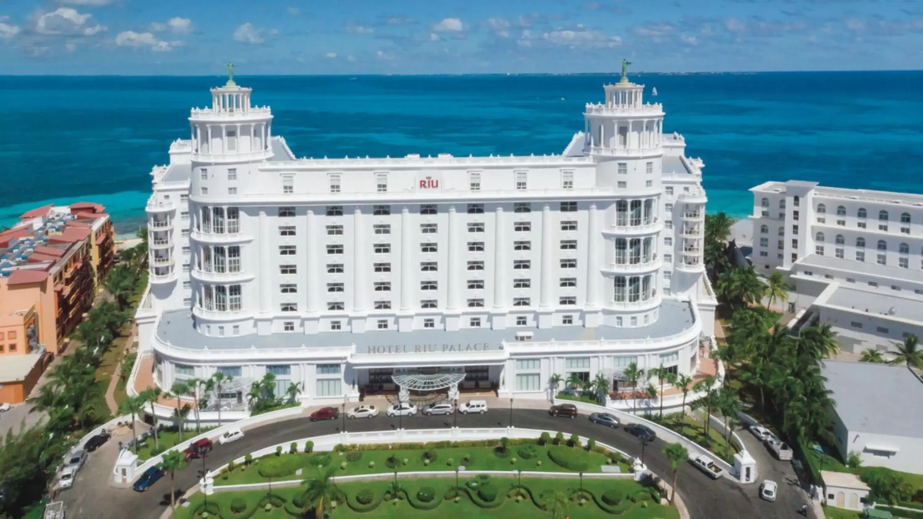 Property building, Bird's-eye View in Riu Palace Las Americas - All Inclusive - Adults Only