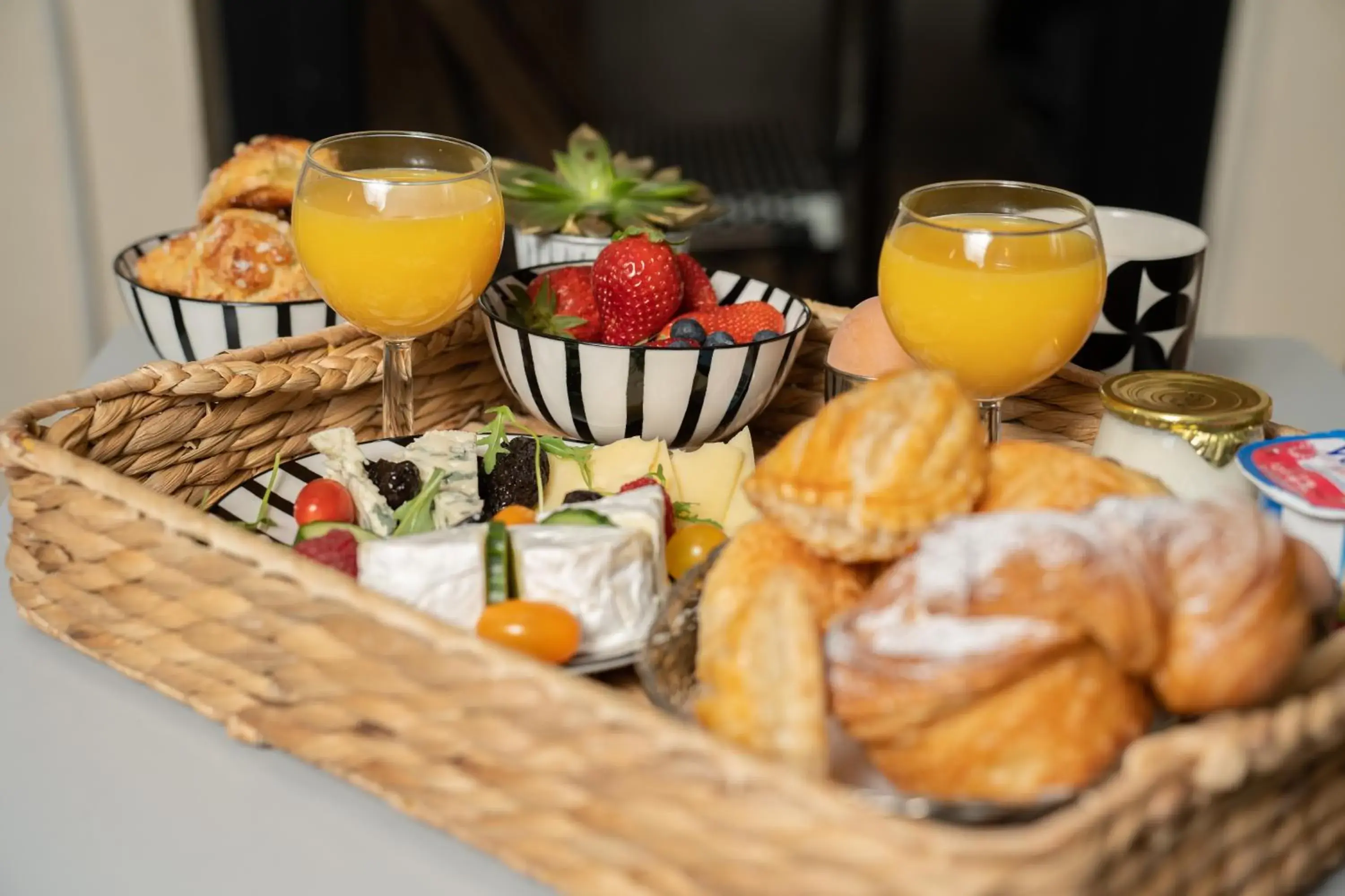 Food and drinks, Breakfast in Hotel Du Mont Dore Batignolles