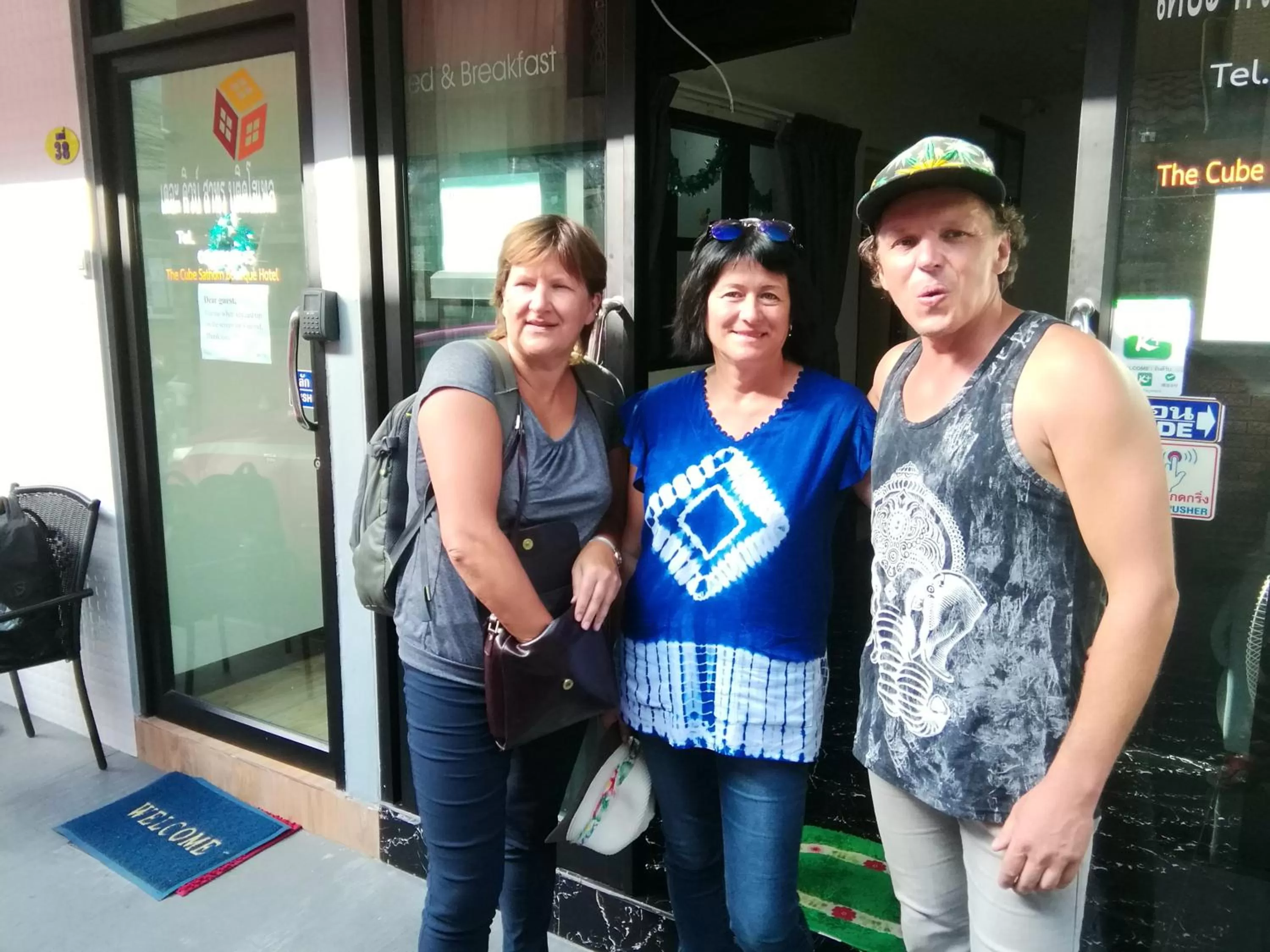 The Cube Sathorn Boutique Hotel เดอะ คิวบ์ สาทร บูติค โฮเทล Near BTS Surasak