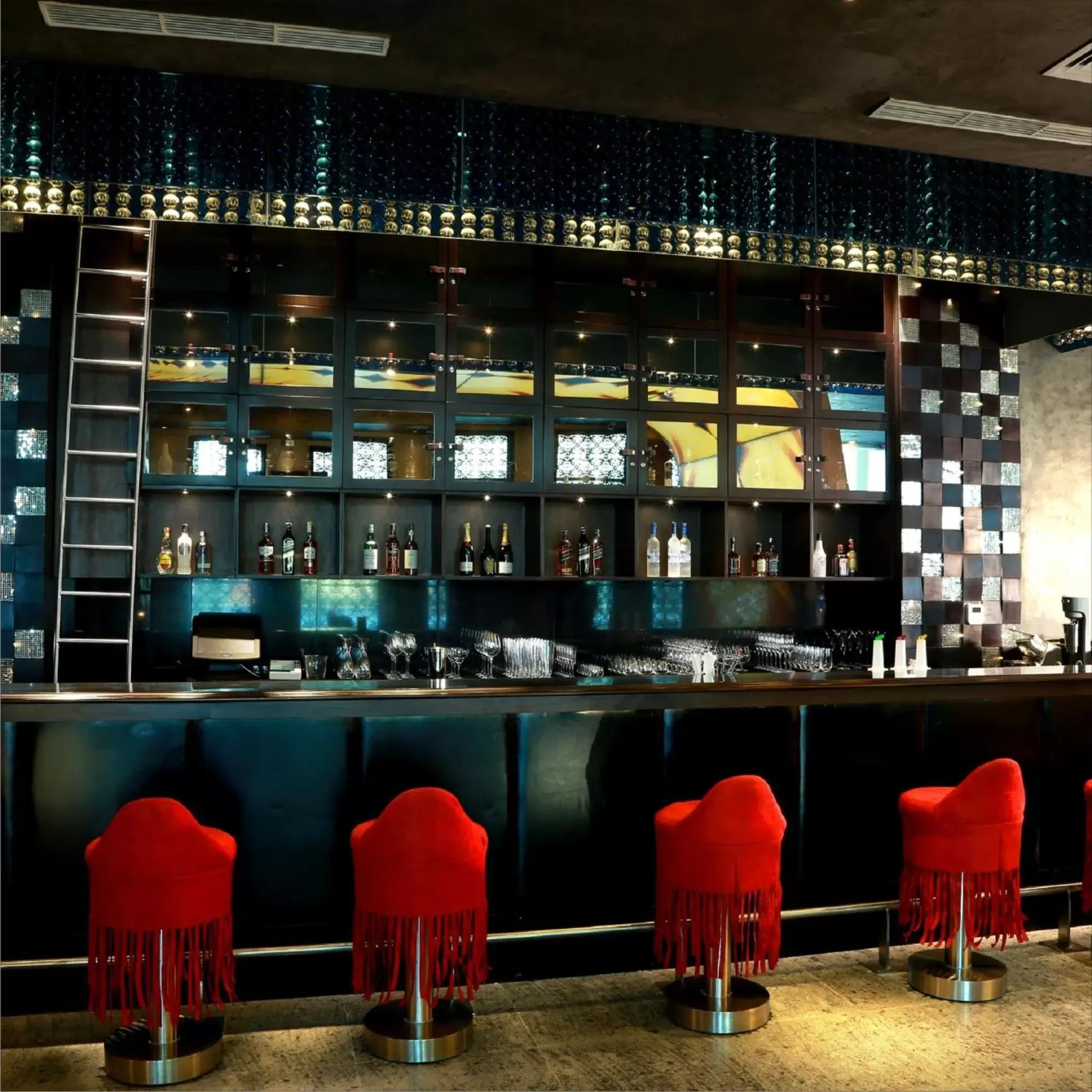 Lounge or bar in Radisson Blu Hotel MBD Ludhiana