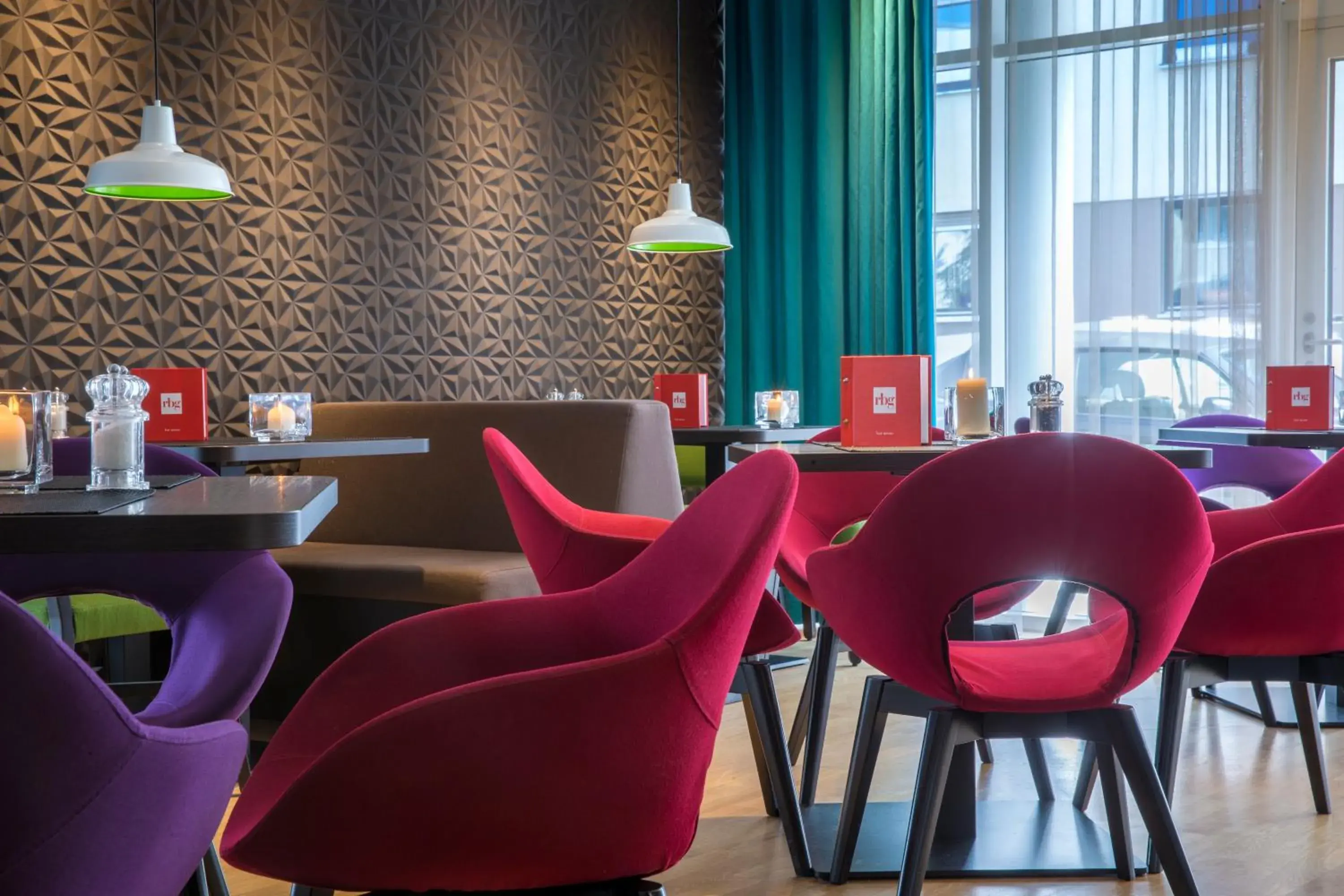 Lounge or bar, Restaurant/Places to Eat in Park Inn by Radisson Nurnberg