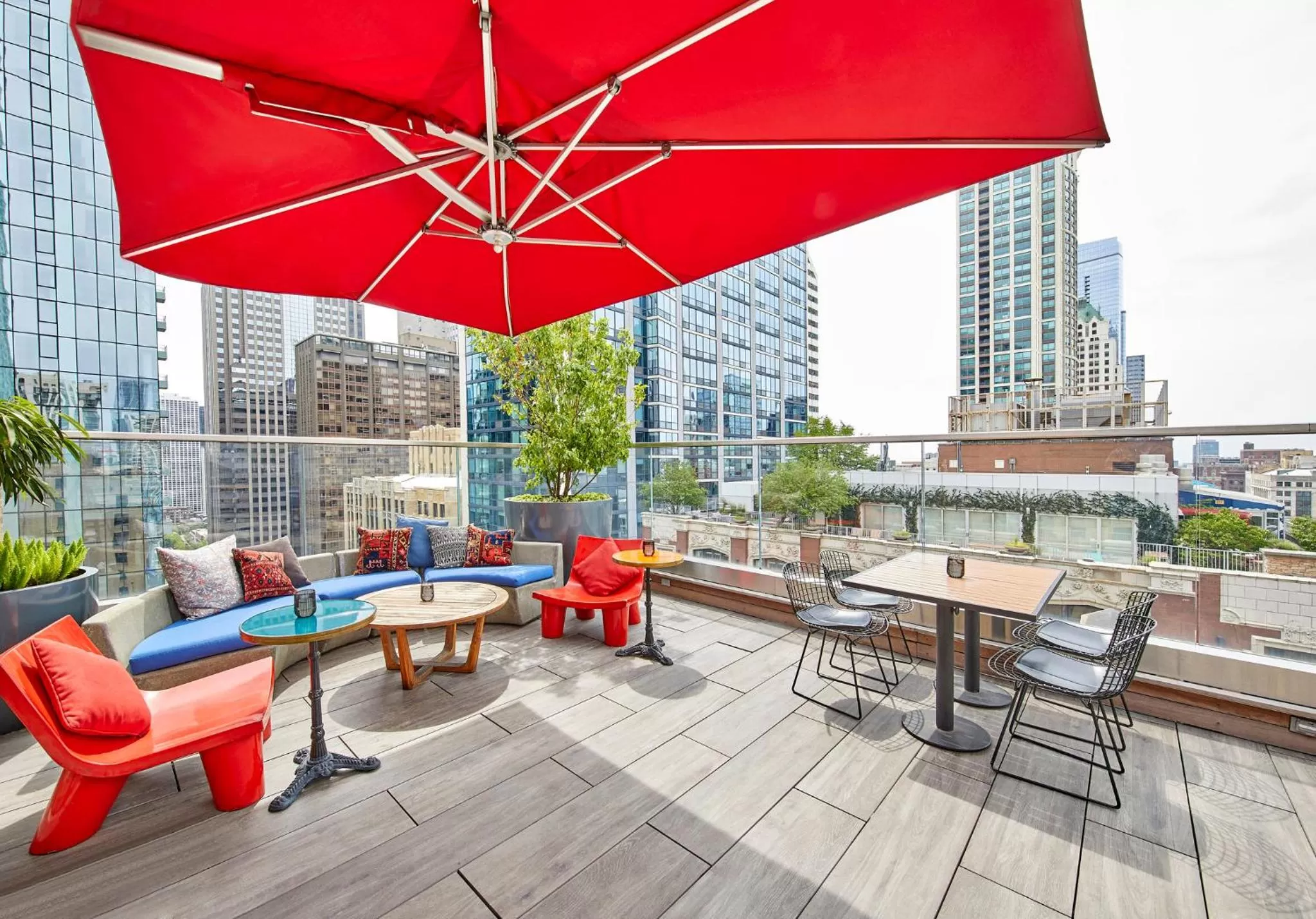 Restaurant/places to eat in Virgin Hotels Chicago