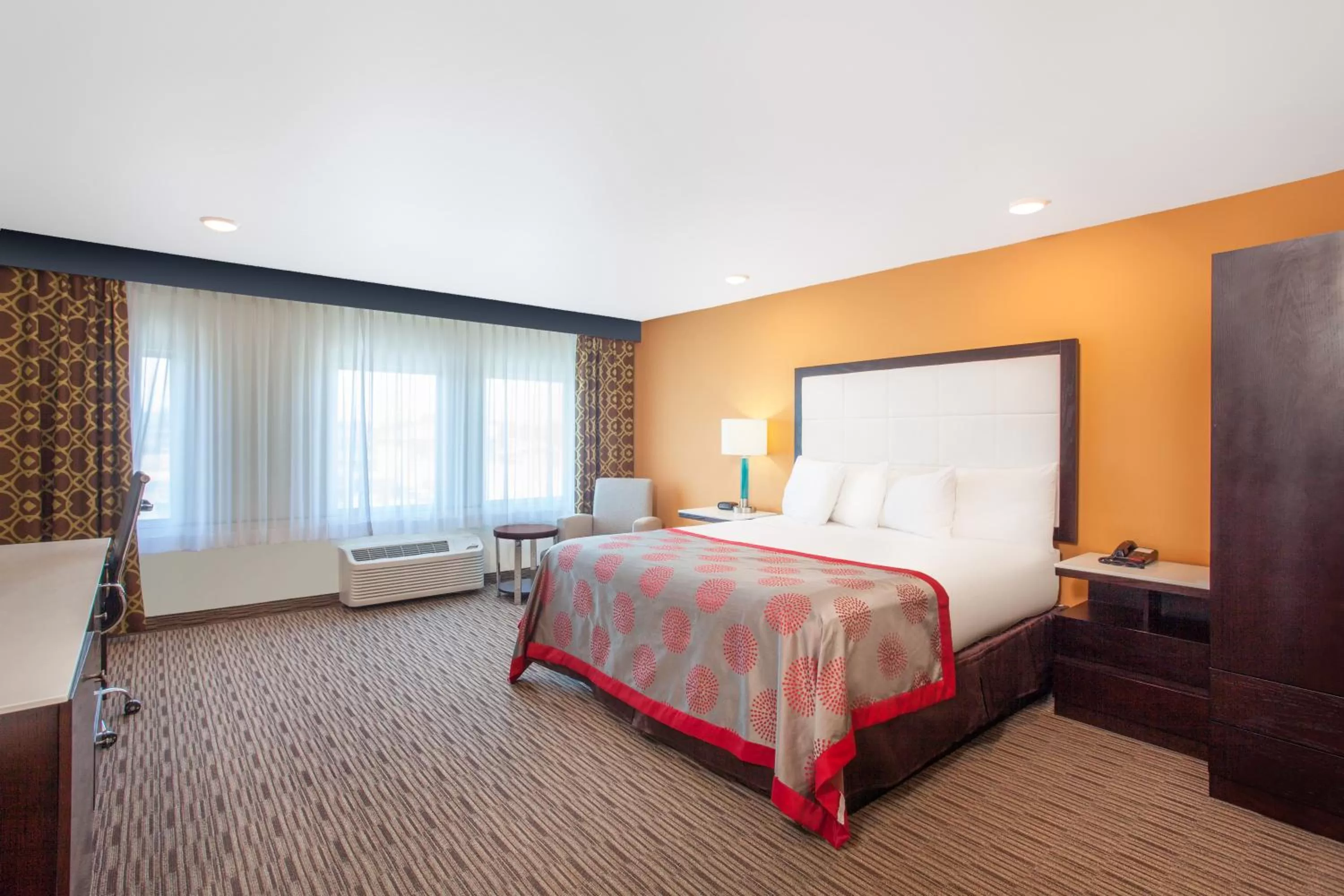 Photo of the whole room, Bed in Ramada by Wyndham Culver City