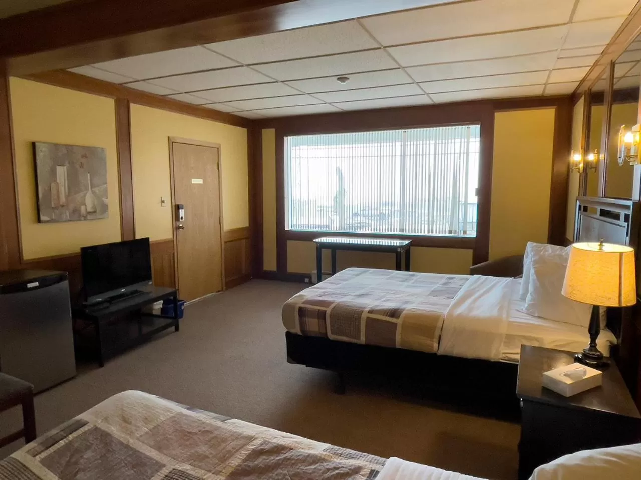 Bed in Hotel Wolfe Island