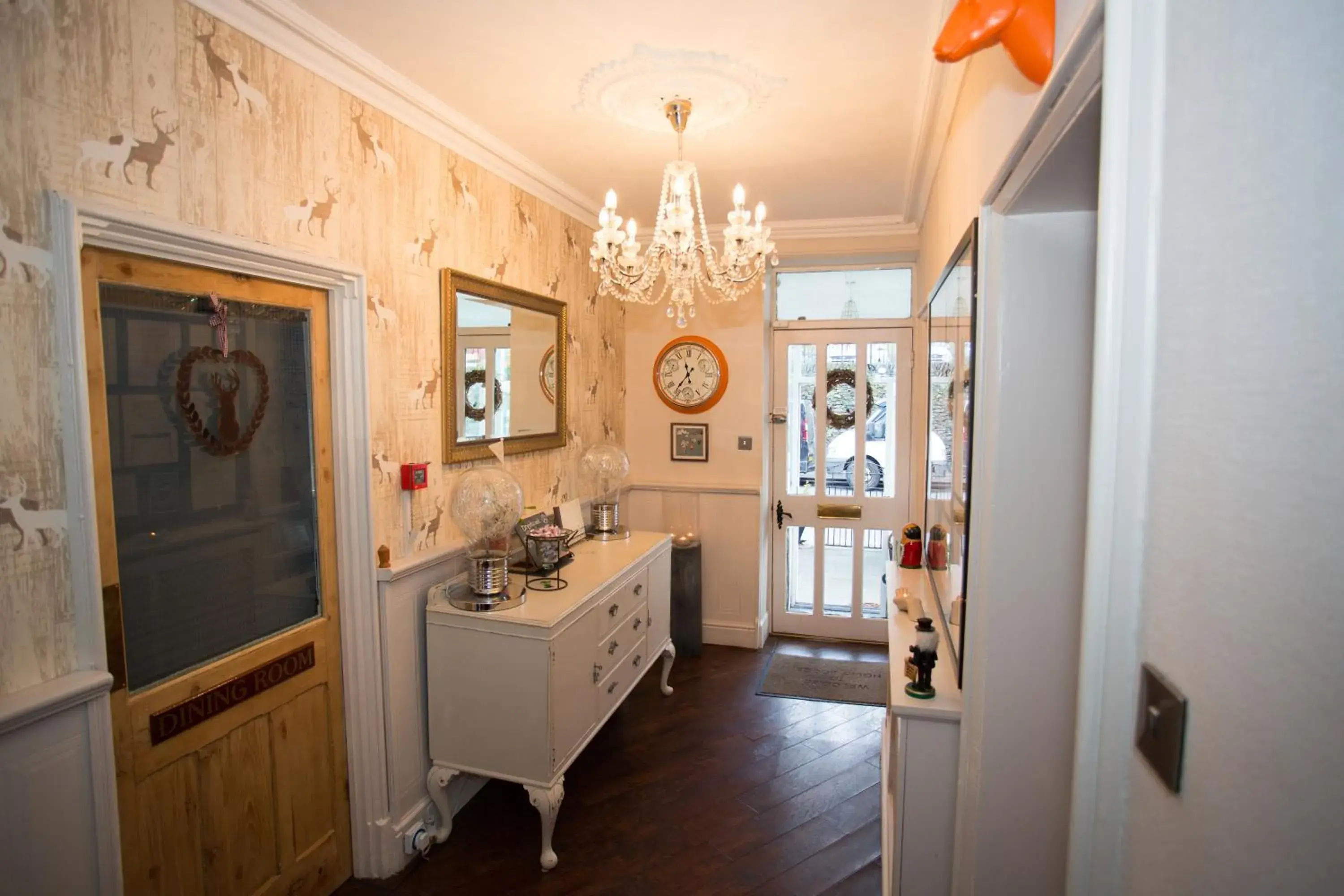 Lobby or reception in Holly Lodge Guest House with FREE off site health club Lobby or reception in Holly Lodge Guest House with FREE off site health club