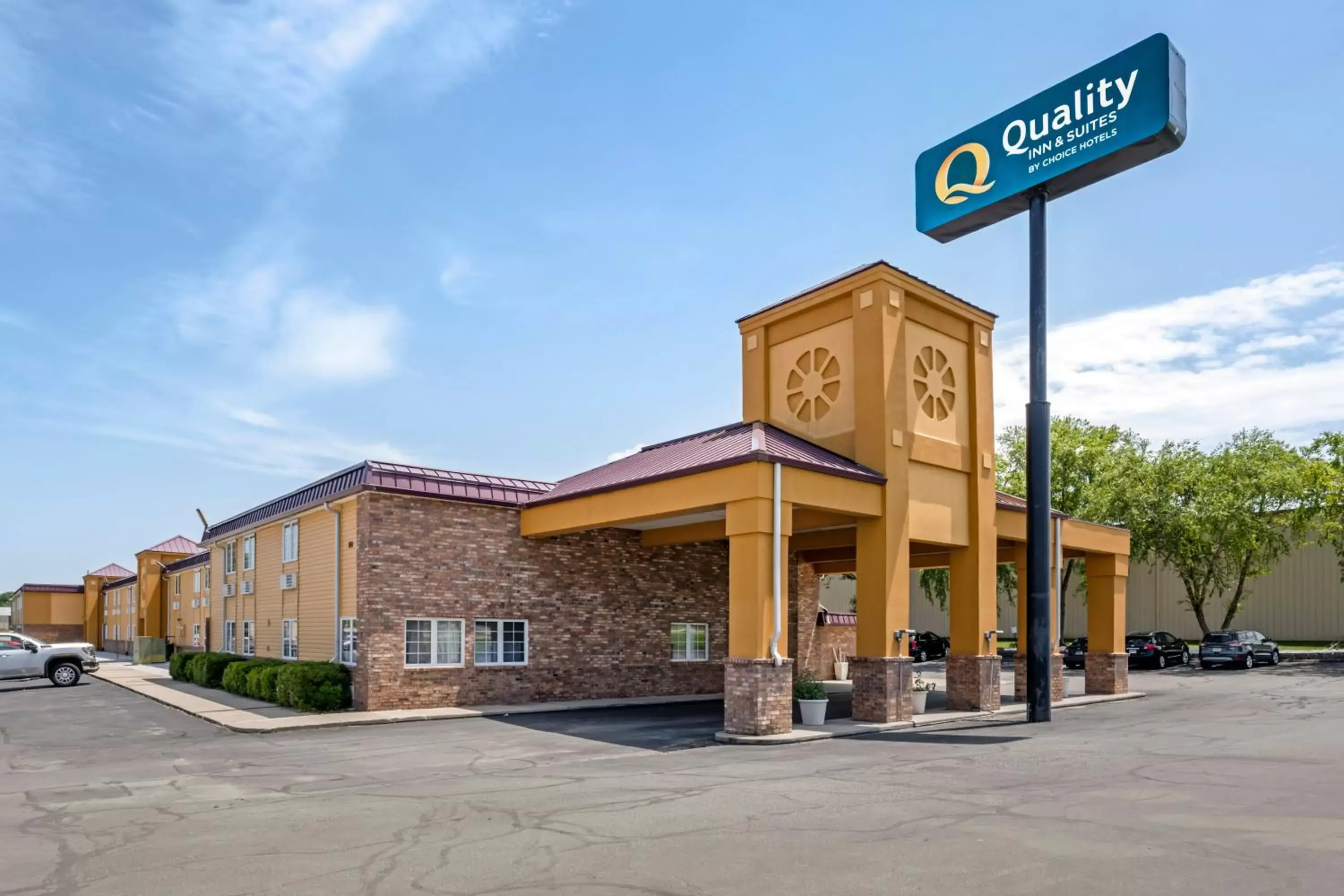 Property Building in Quality Inn and Suites Lincoln