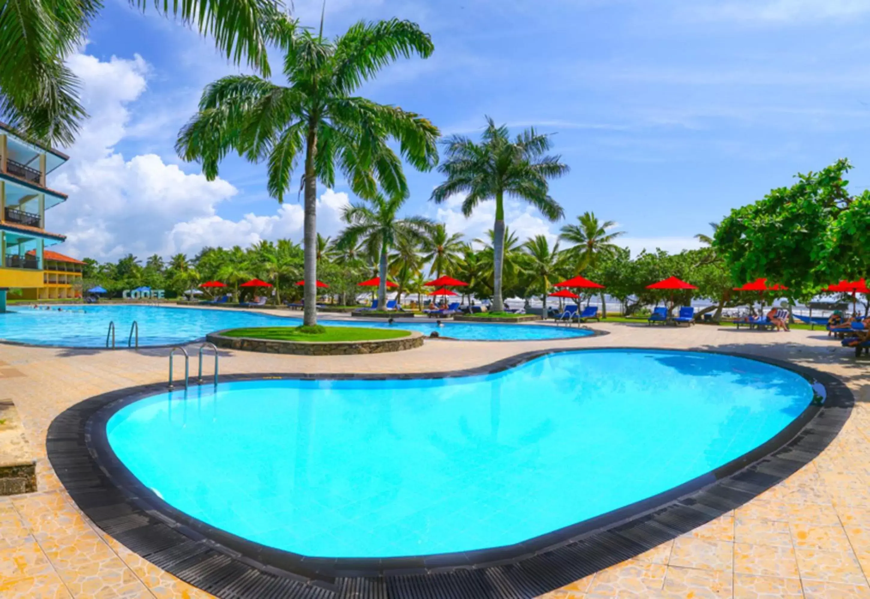 Pool view, Swimming Pool in The Palms