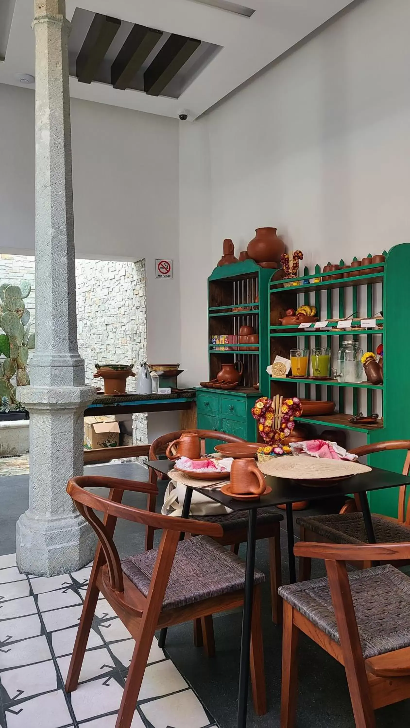 Restaurant/places to eat in Casa Naila Hotel Boutique