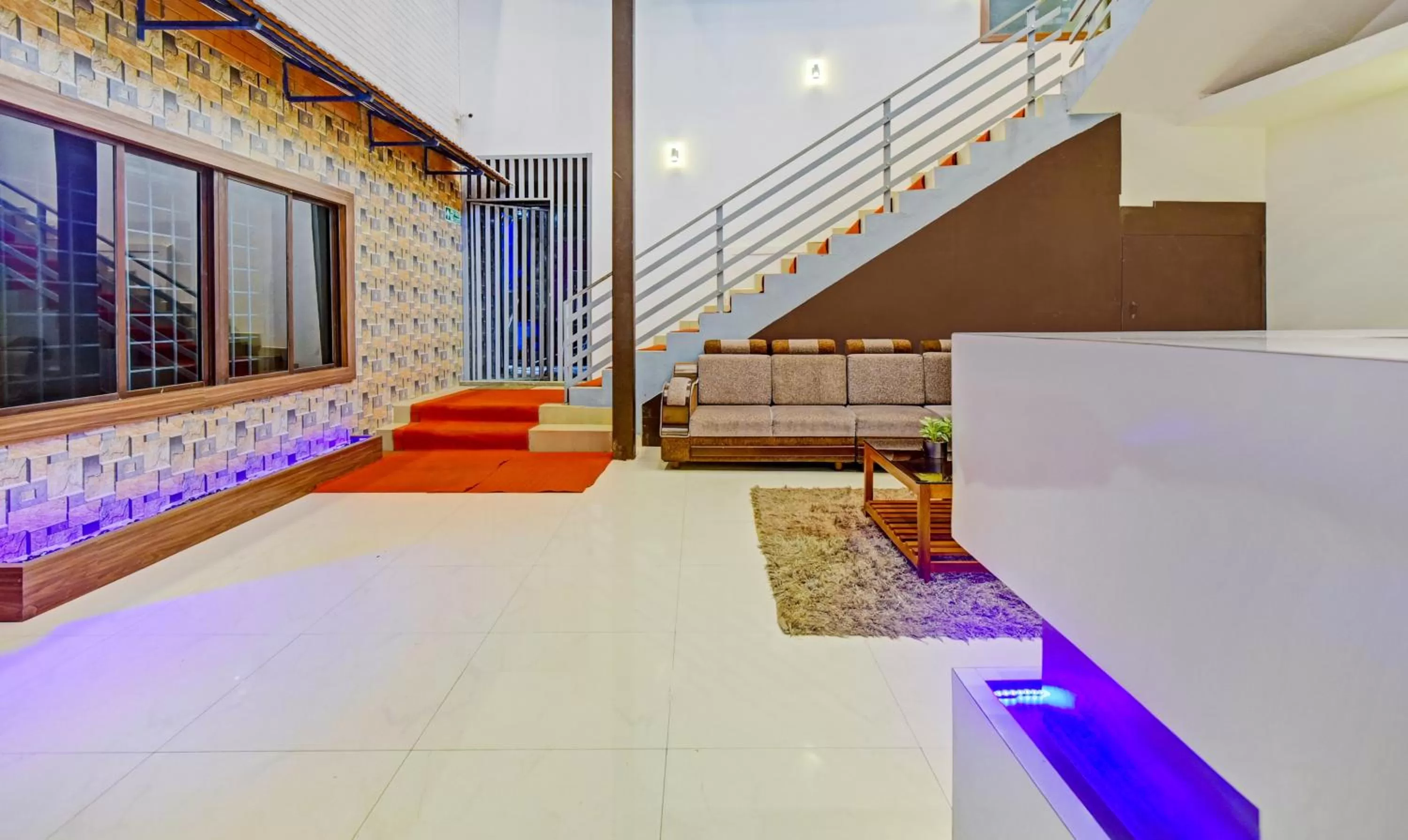 Seating area in Itsy Hotels Igloo Residency Raja Seat