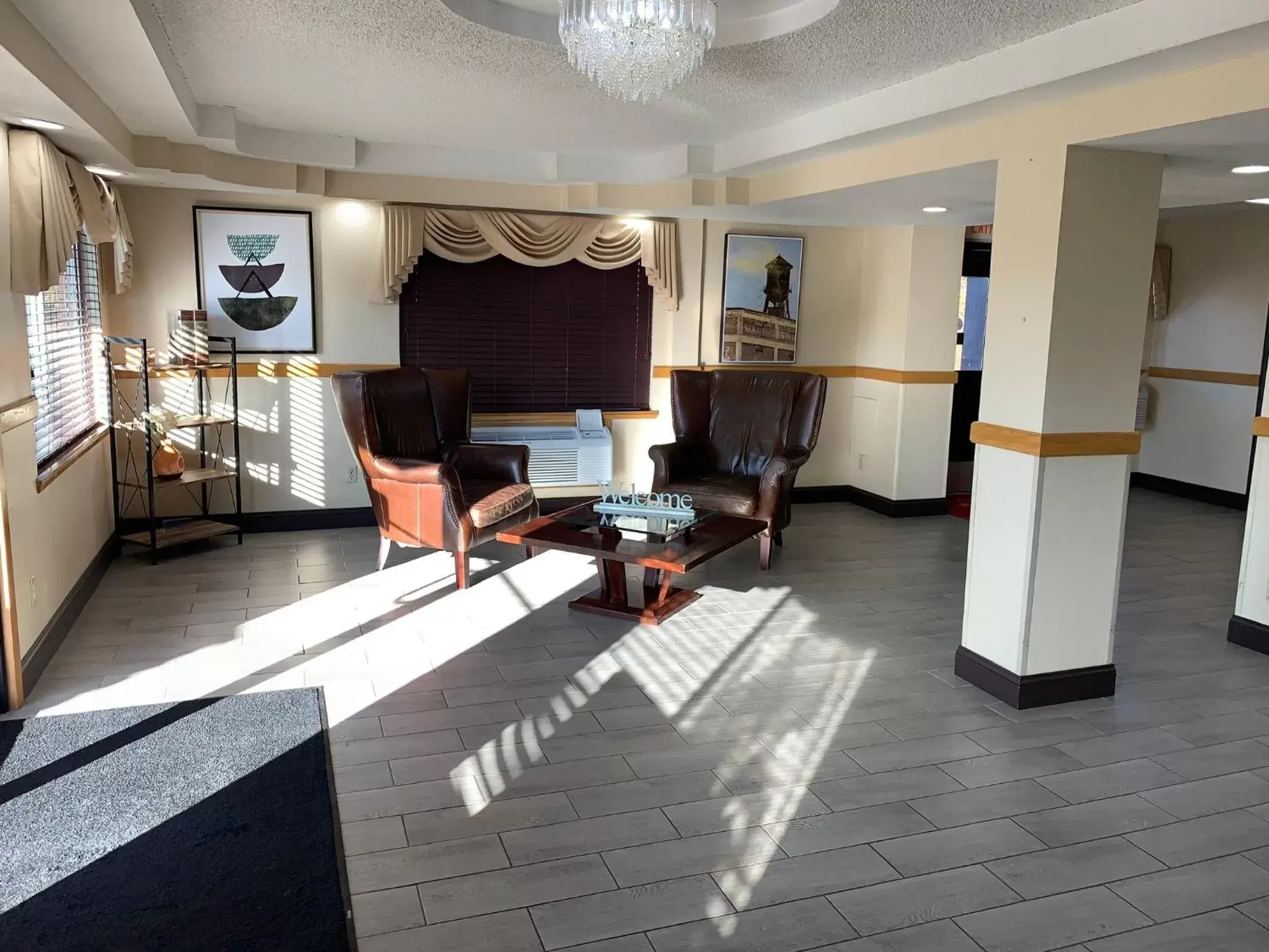 Lobby or reception in Brentwood Inn Clinton Lobby or reception in Brentwood Inn Clinton