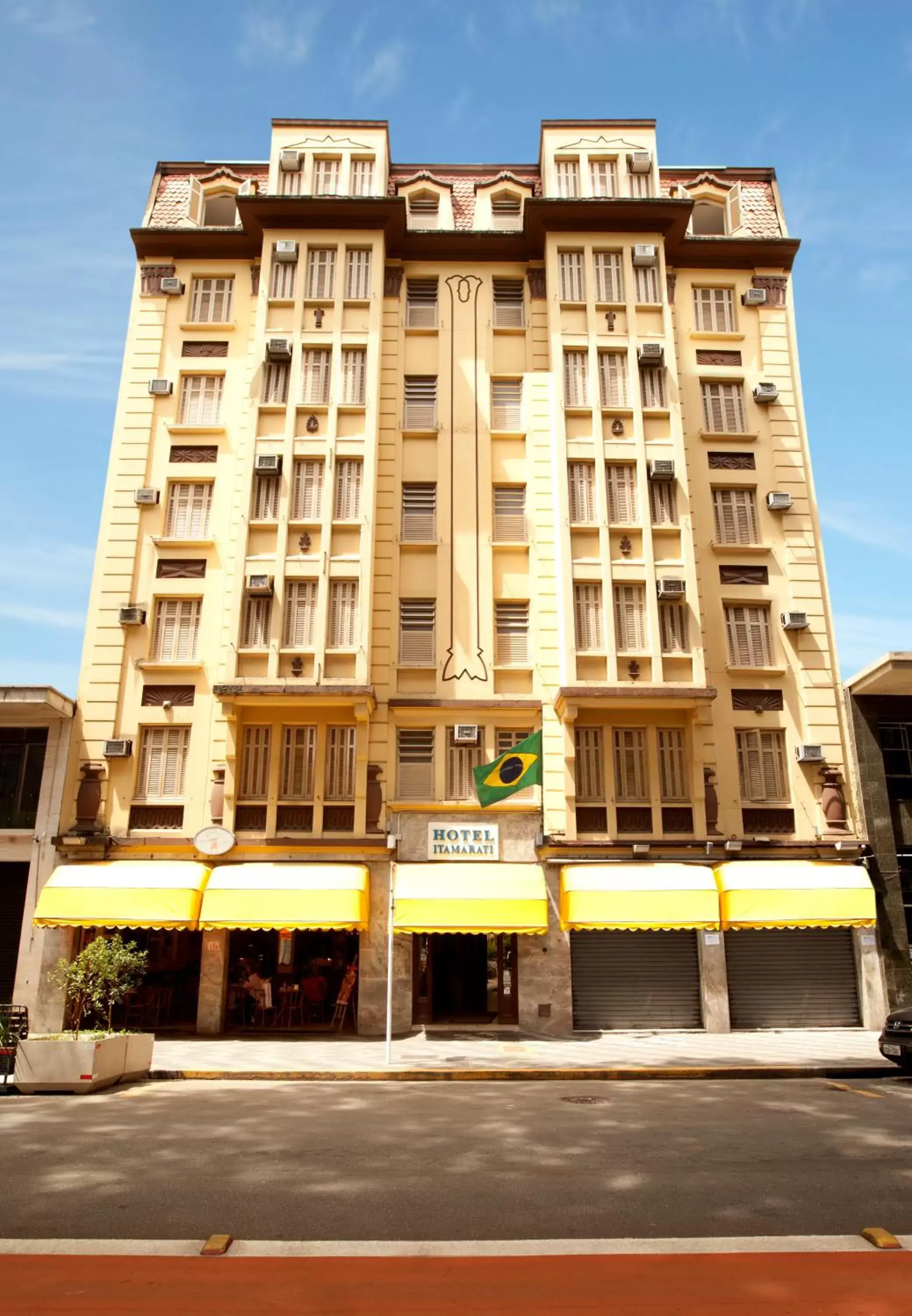 Facade/entrance, Property Building in Hotel Itamarati Centro-República