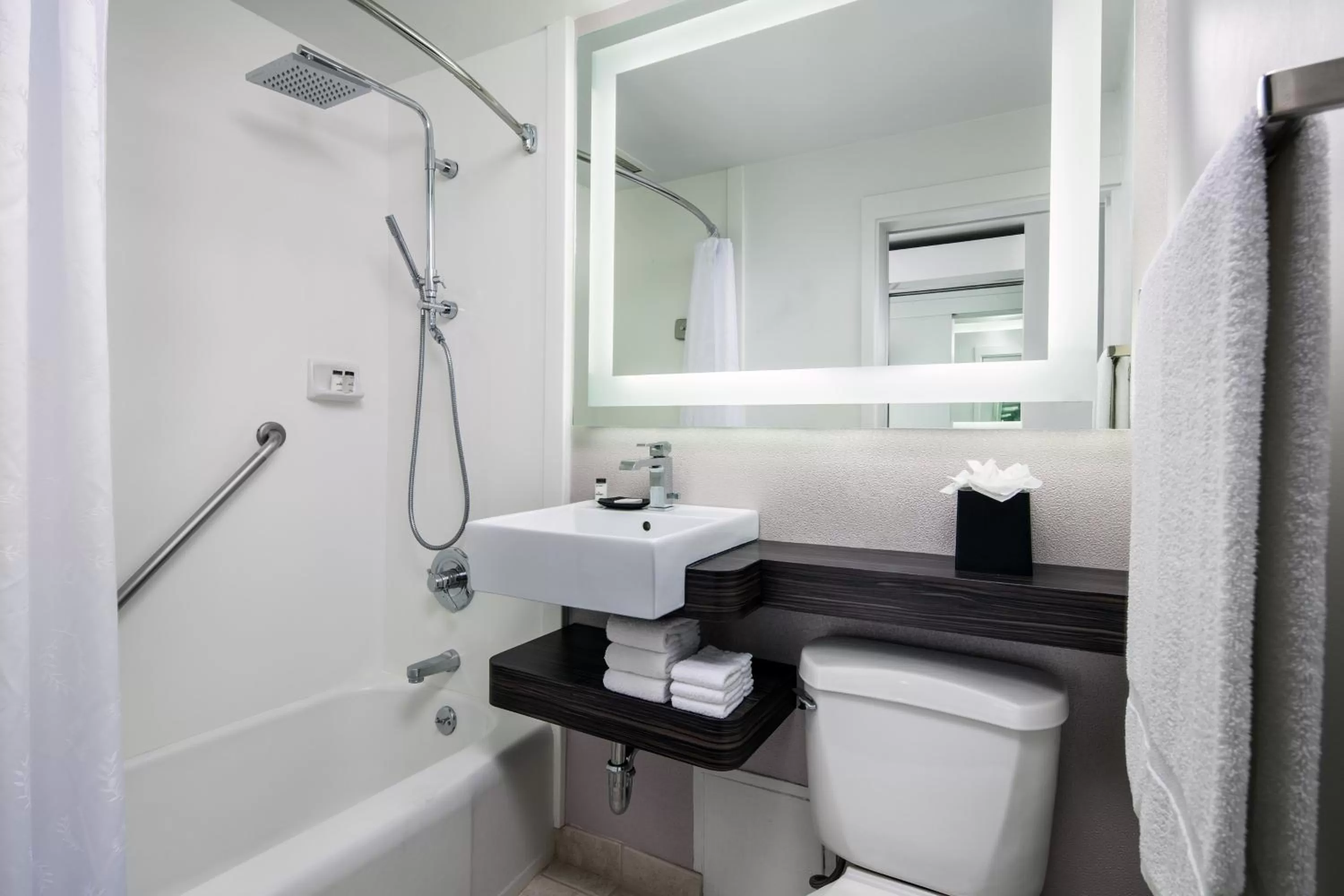 Bathroom in Sheraton Princess Kaiulani Waikiki Beach