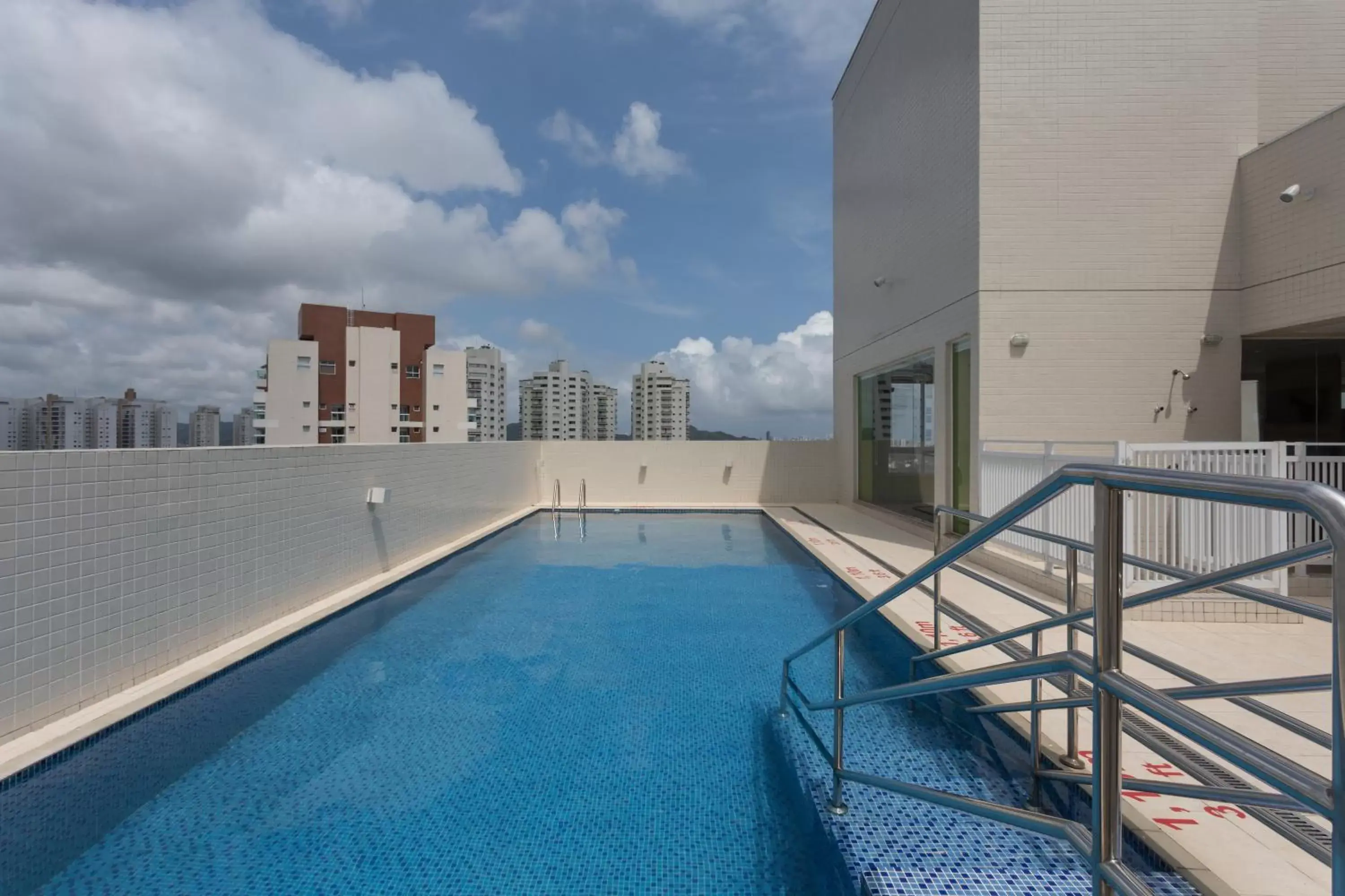 Swimming Pool in Comfort Hotel Santos