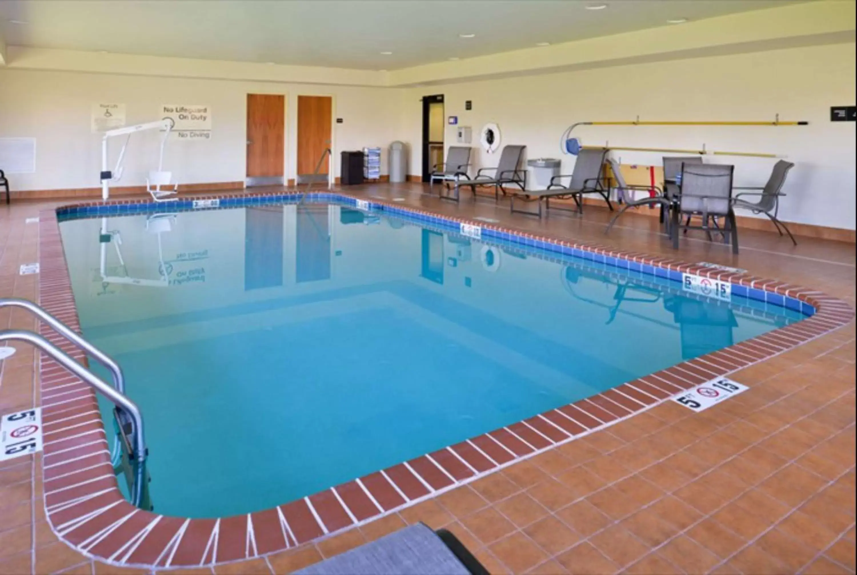 Pool view, Swimming Pool in Hampton Inn & Suites Richmond