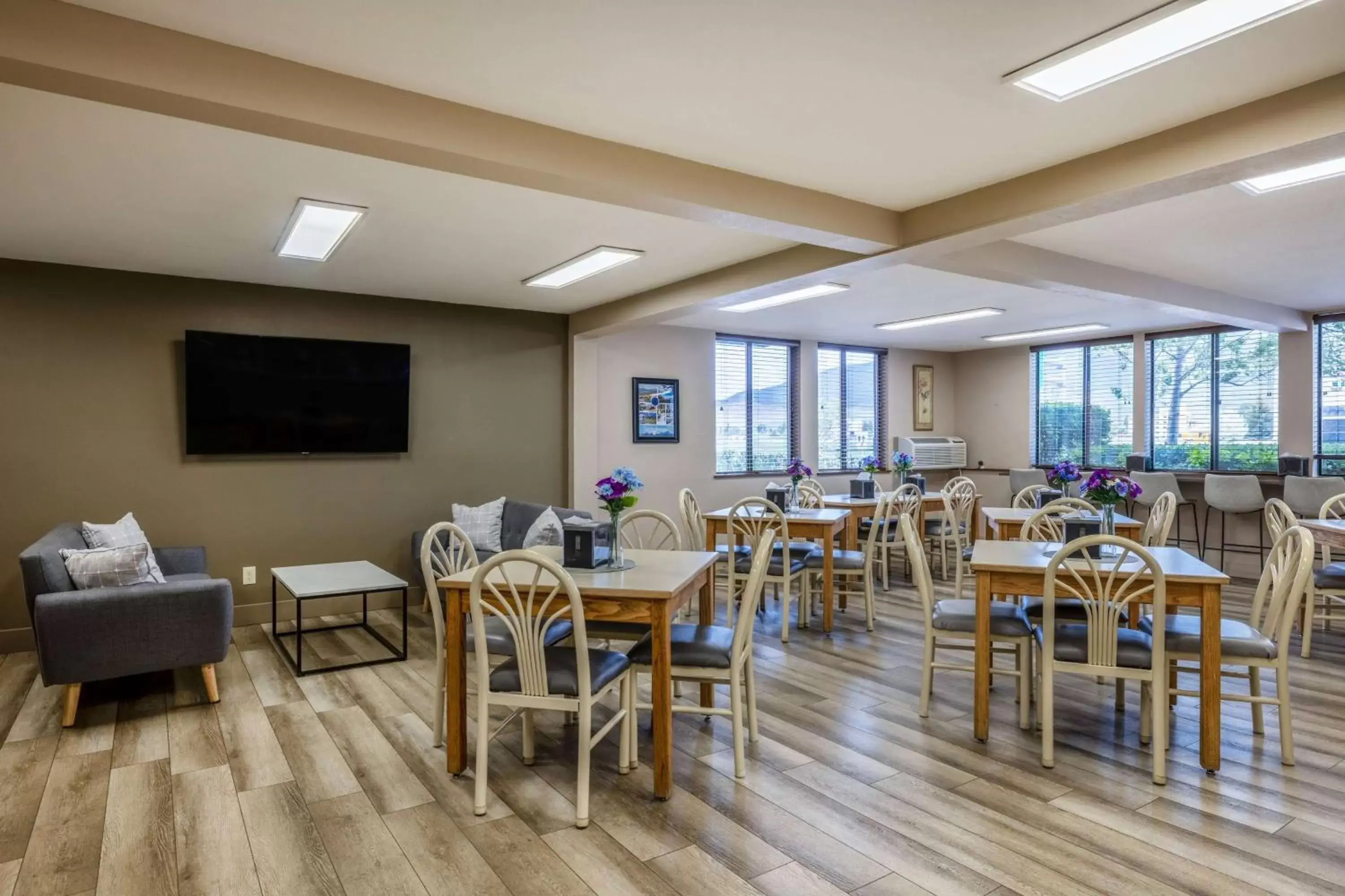 Restaurant/places to eat in Super 8 by Wyndham Butte MT Restaurant/places to eat in Super 8 by Wyndham Butte MT