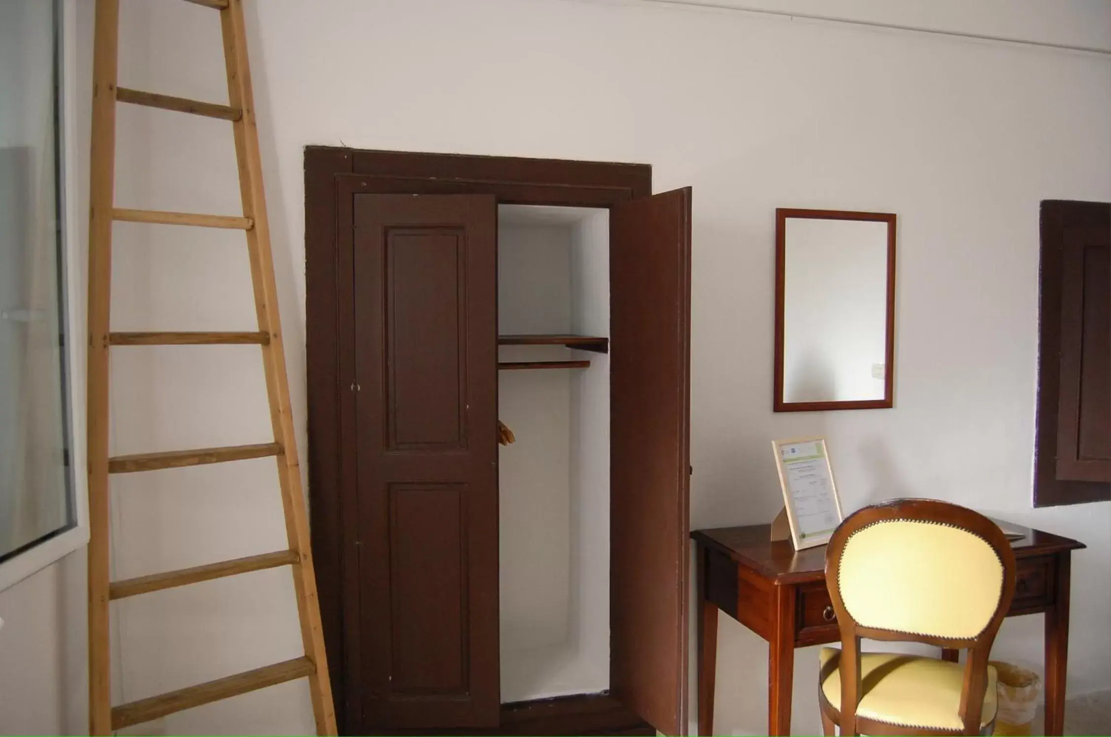 wardrobe, Bathroom in B&B Masseria Santanna