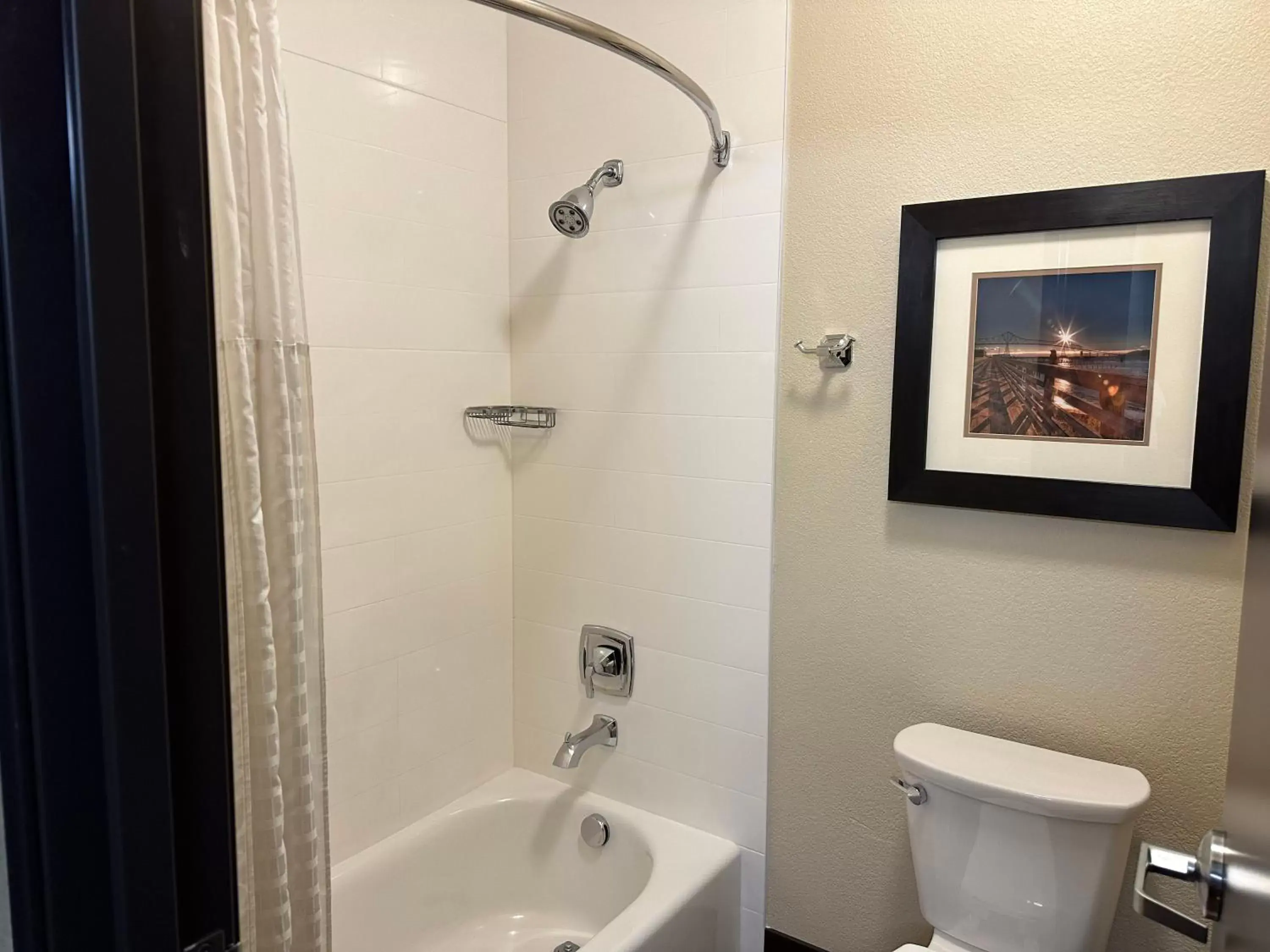 Shower, Bathroom in Best Western Columbia River Waterfront Hotel Astoria