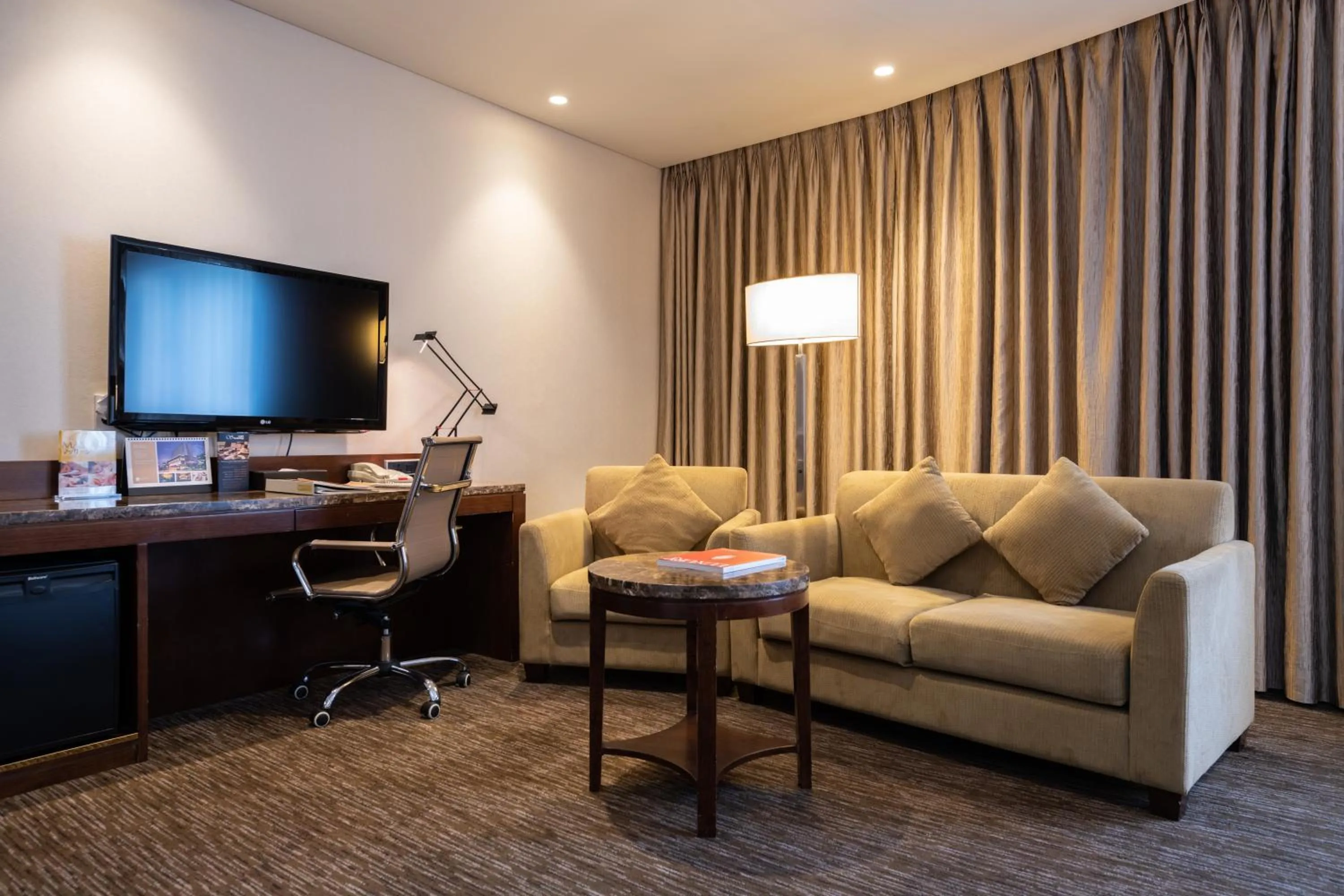 Seating area in Stanford Hotel Seoul