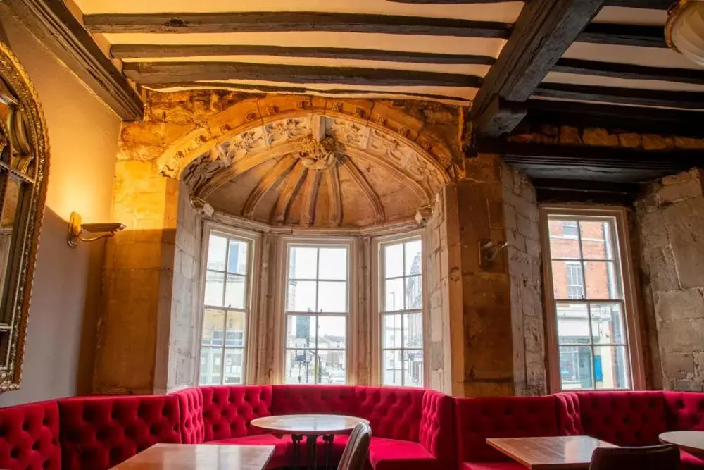 Lounge or bar, Seating Area in Angel and Royal Hotel