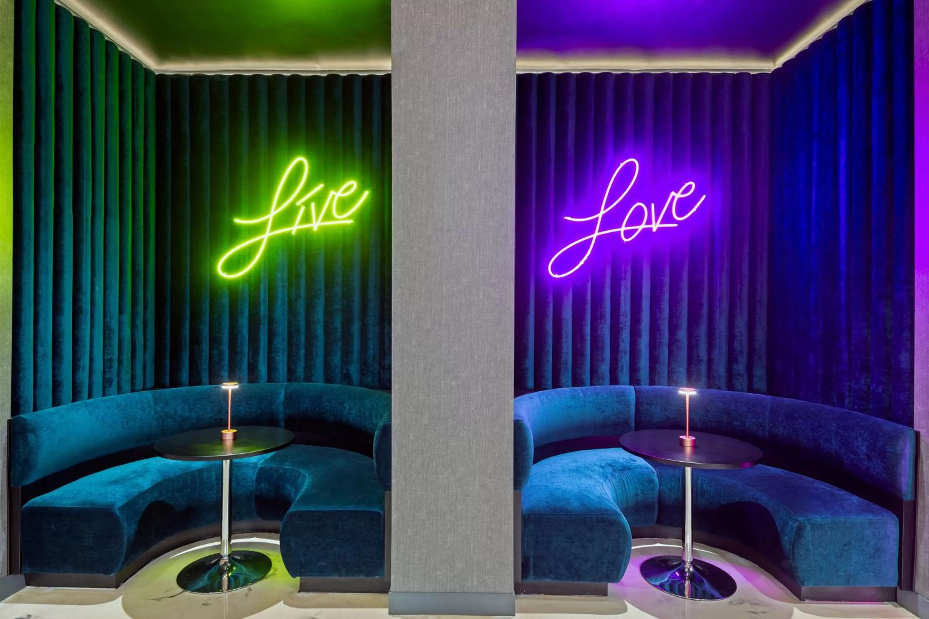 Lounge or bar in Aloft Orlando Downtown