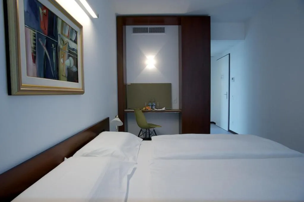 Photo of the whole room, Bed in Hotel Ceresio