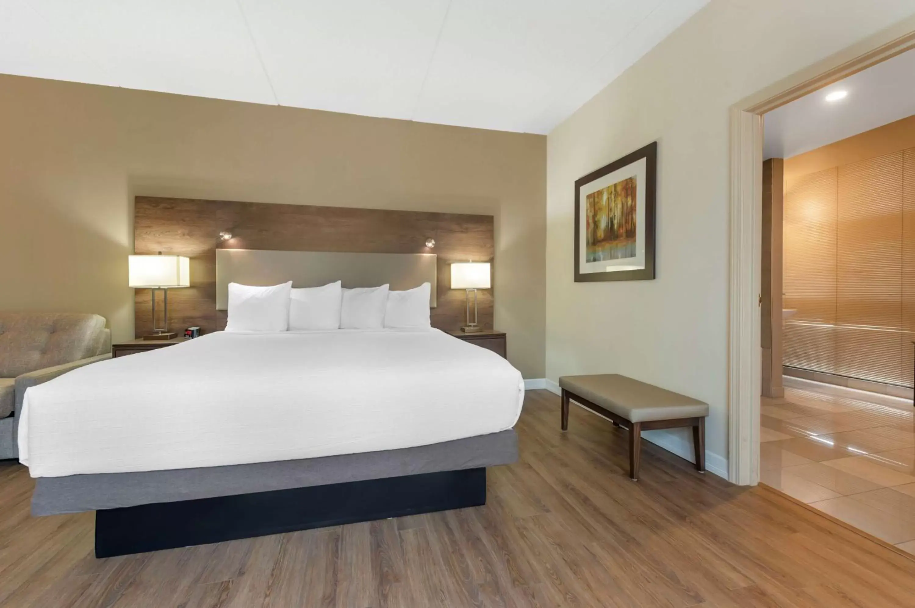 Bedroom, Bed in Best Western Plus Perth Parkside Inn & Spa