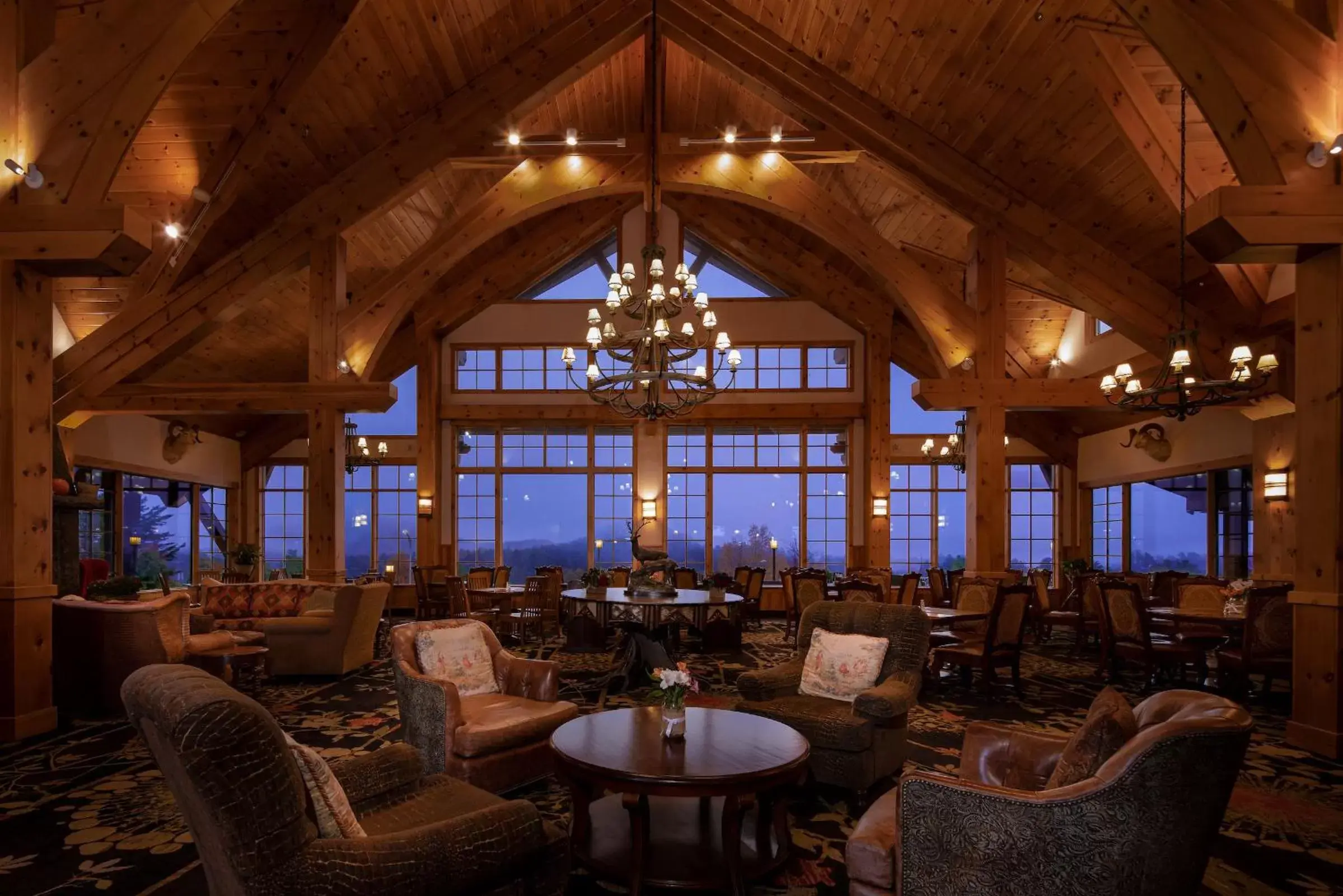 Lobby or reception, Restaurant/Places to Eat in Crowne Plaza Lake Placid, an IHG Hotel