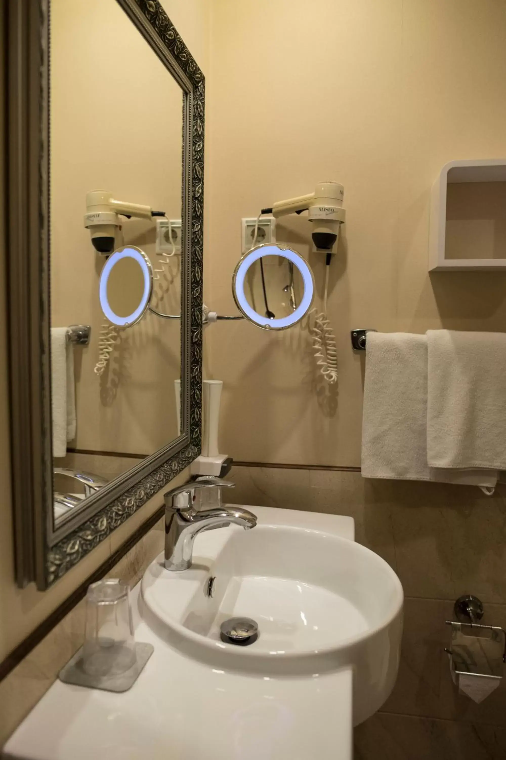 Bathroom in Gold Hotel Budapest
