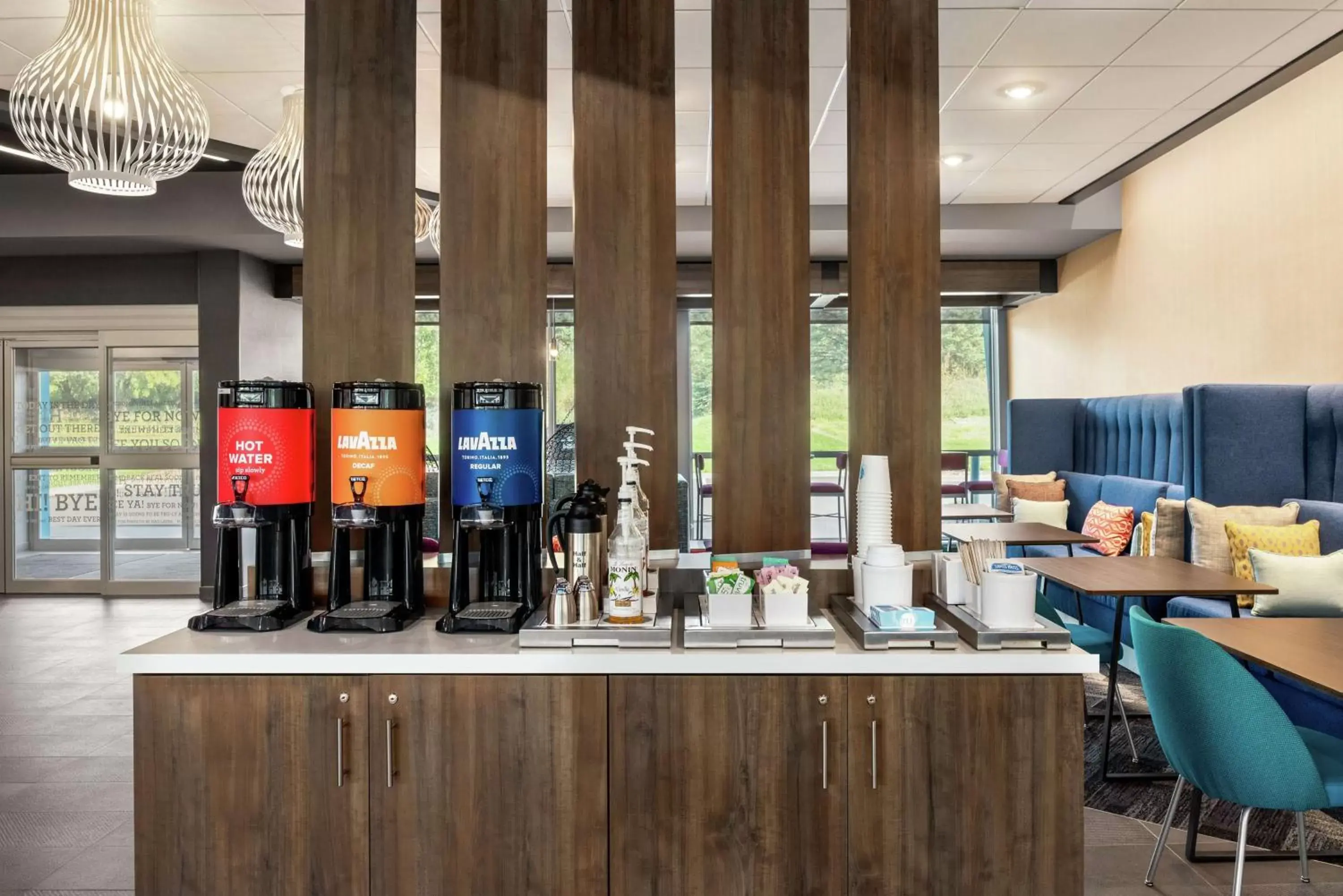 Lobby or reception in Tru By Hilton Duluth Mall Area Lobby or reception in Tru By Hilton Duluth Mall Area